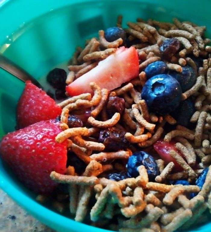 Breakfast Before Work: Fiber One Cereal & Fruit!