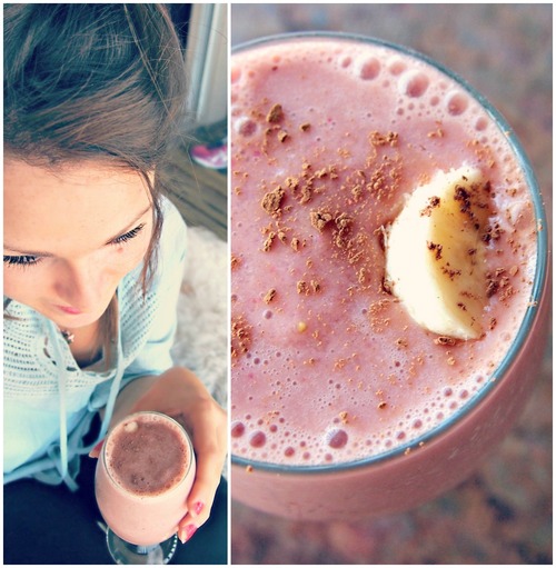 82 Calorie Strawberry Banana Cocoa Smoothie – Healthy & Light