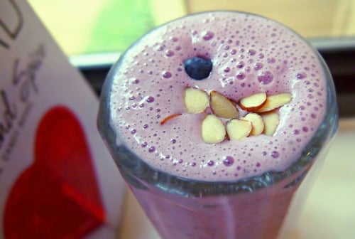 Blueberry Vanilla Protein Smoothie! The Perfect Pre/Post Workout Boost!