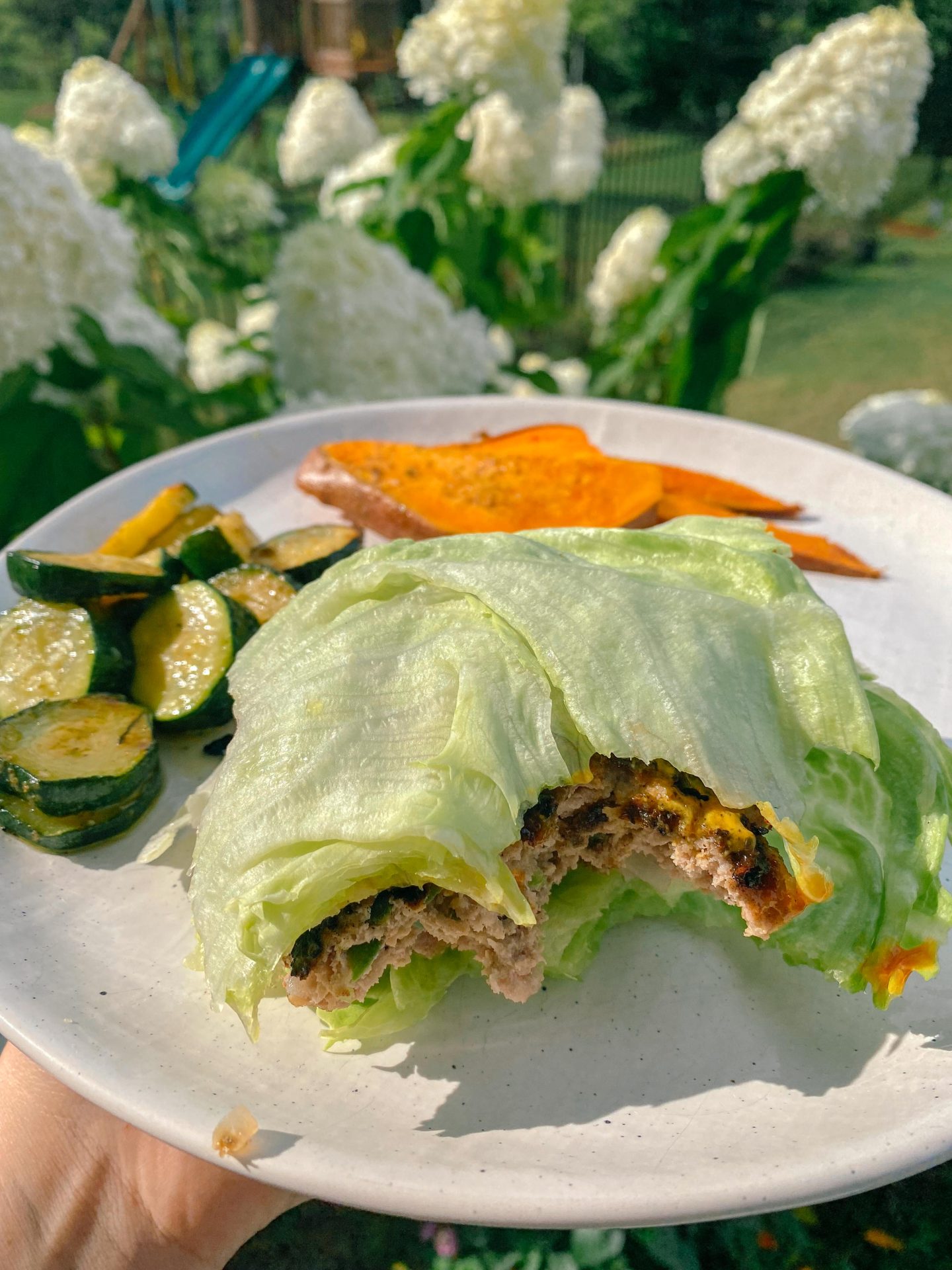 lettuce wraps, ground turkey, jalapeño turkey burger, low calorie, low carb, gluten-free, dairy-free, chopped jalapeños, iceberg lettuce, cooked onions, cheddar burgers, easy summer recipe, barbecue
