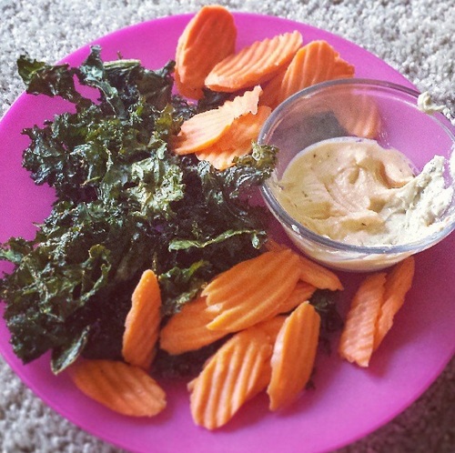 Kale & Carrot Chips With Hummus!