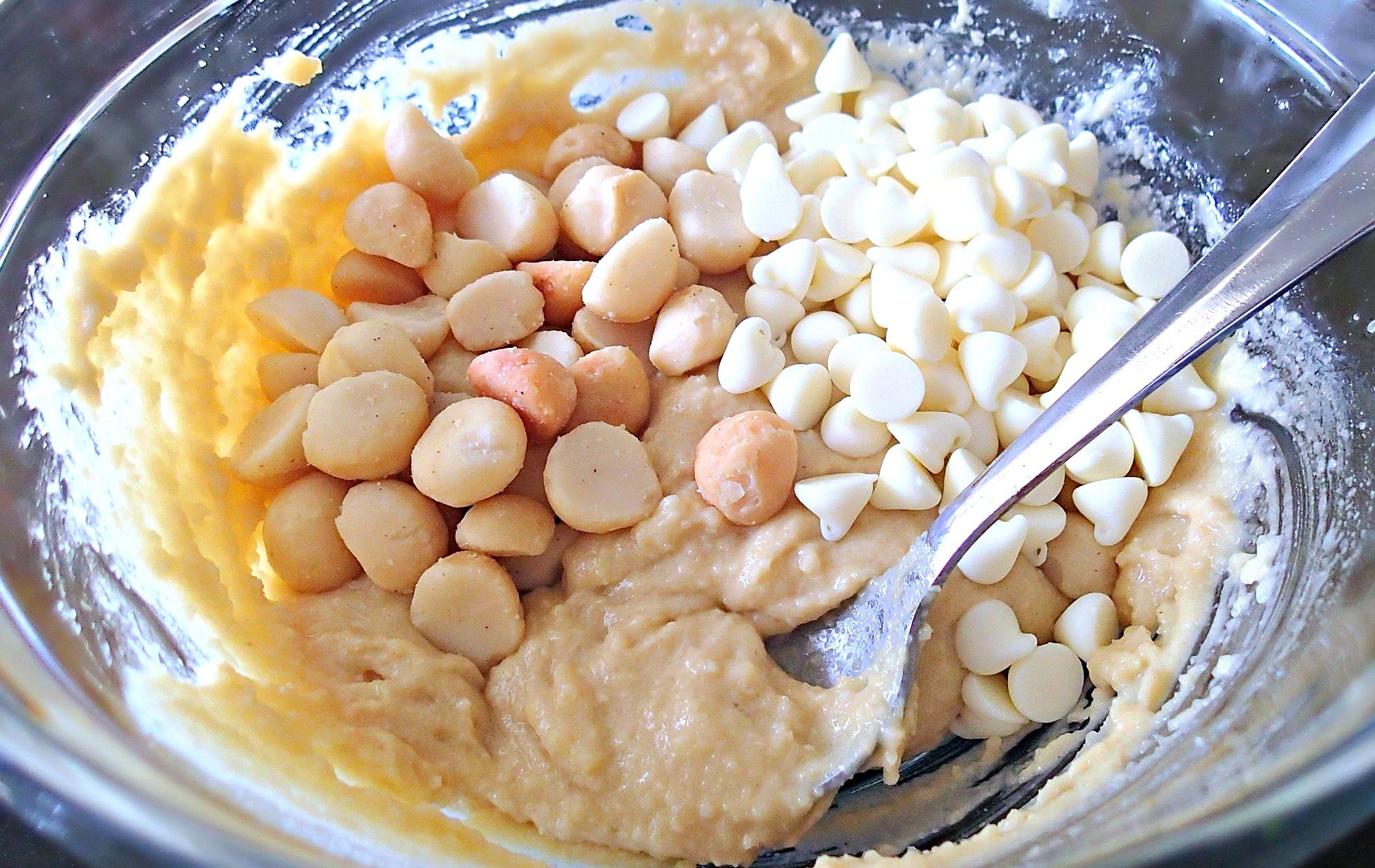 White Chocolate Macadamia Nut Cookies Made With Almond Flour 