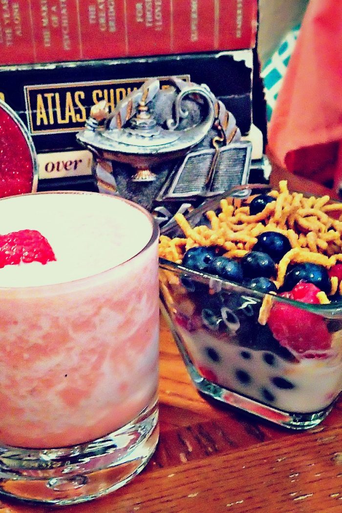 Breakfast: Smoothie & Cereal