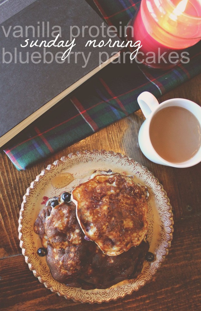 sunday morning blueberry vanilla protein pancakes (flour free) 