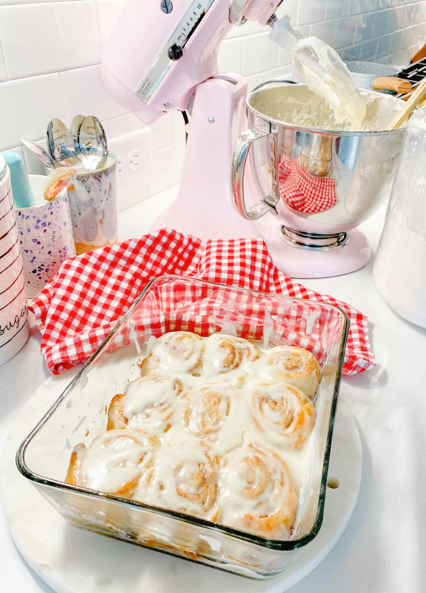 the best cinnamon rolls you'll ever eat, easy to make cinnamon rolls, cinnamon rolls, baking, baked cinnamon rolls, cinnamon rolls from scratch, homemade cinnamon buns, frosting, vanilla frosting, cinnamon rolls, frosted cinnamon rolls, 