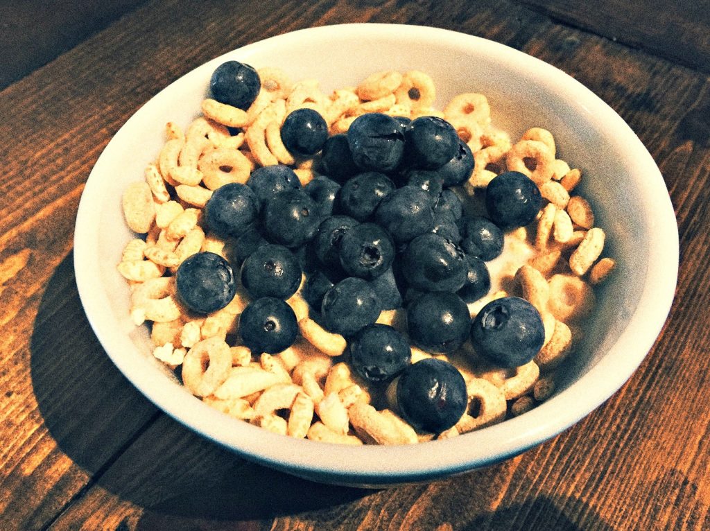 BLUEBERRIES AND CHEERIOS