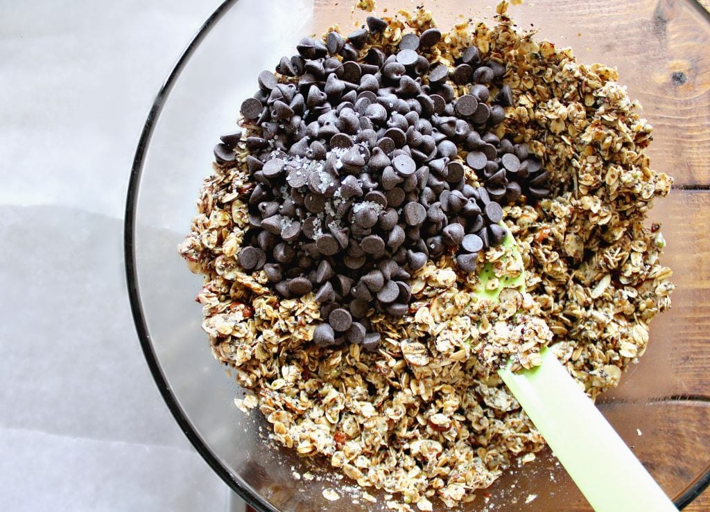 super healthy, super tasty, dark chocolate oat granola bars