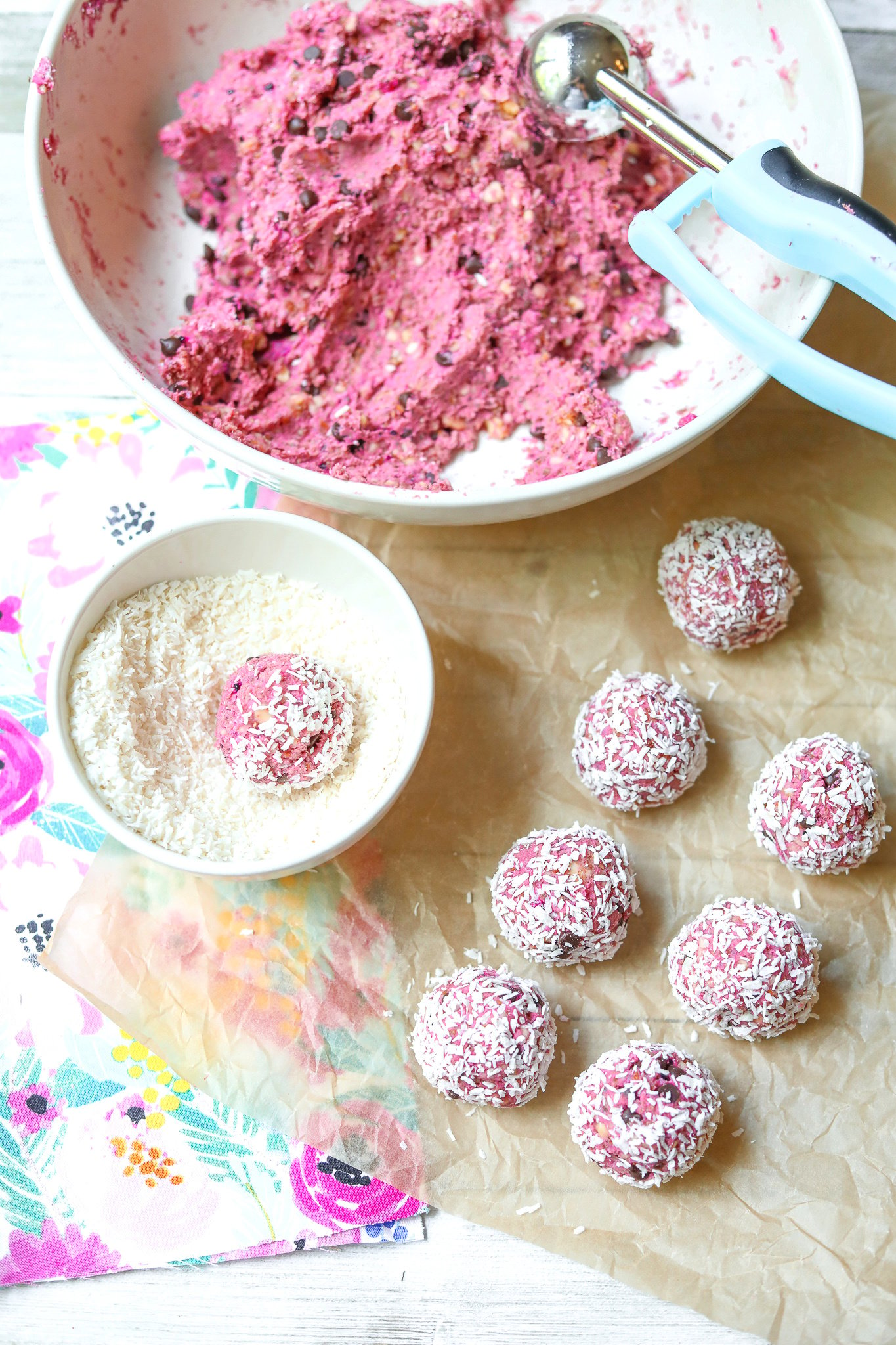 Delicious energy protein balls filled with dragon fruit almonds coconut protein powder dates and vegan chocolate chips gluten free snack dairy free gluten free vegan plant based healthy on the go recipe no bake simply taralynn blog kid friendly