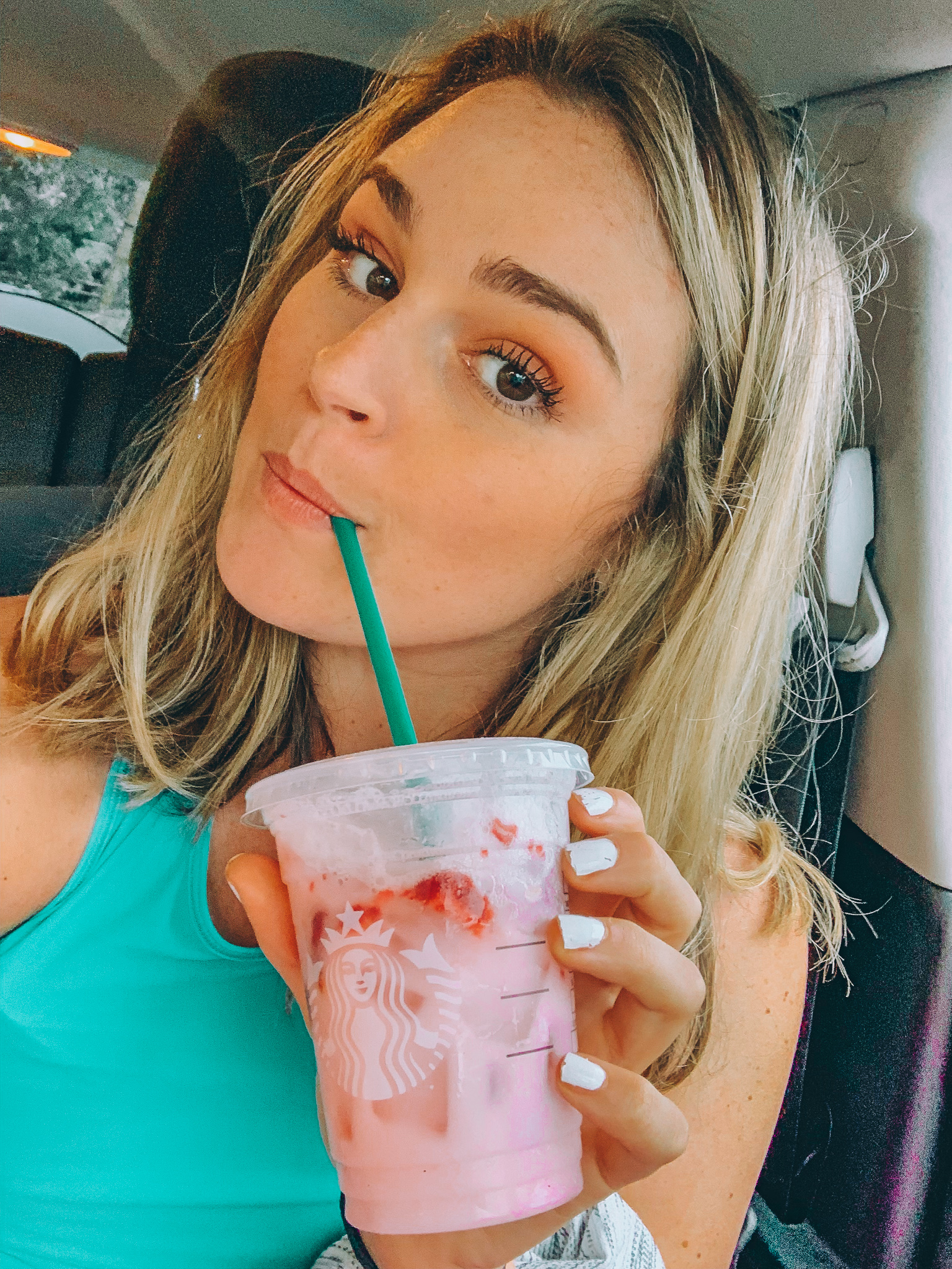 trying Starbucks pink drink for the first time healthy living simply taralynn