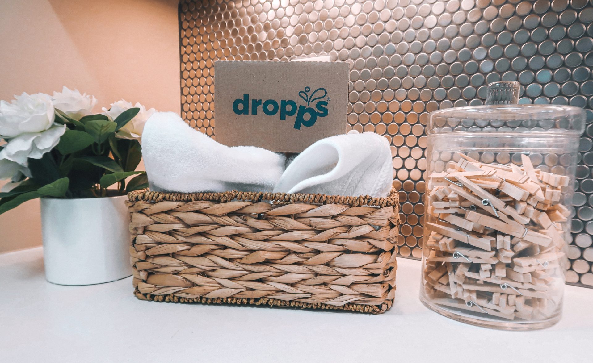 dropps, detergent, eco-friendly, sustainable, better for you, 2020, be better, healthier, organic, lavender, laundry, home cleaning, laundry day, dryer balls, dish soap