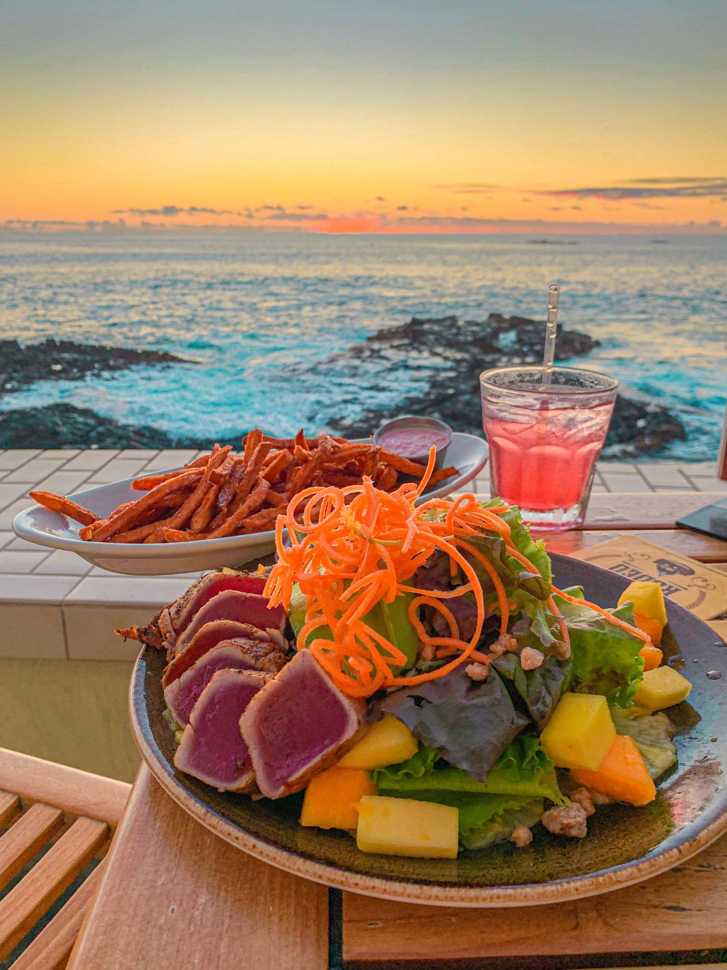 mai tai dons mai tai bar the big island Hawaii , ahi tuna, salad, lilikoi , berries, fruits, gluten free, salad