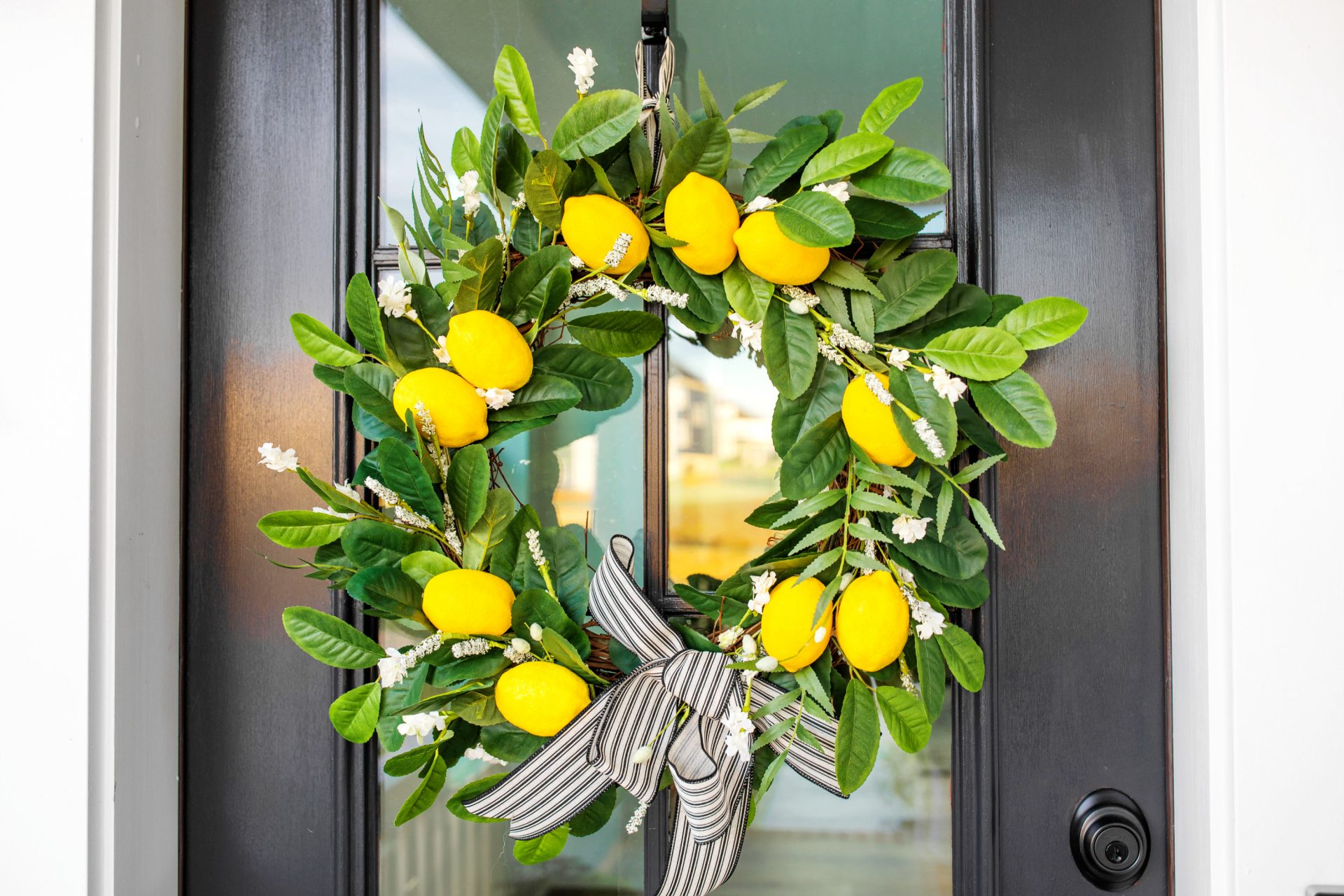 diy, wreath, summer decor, home design, front porch, lemon wreath, do it yourself, lemon wreath, lemon decor, how to make, crafts, how to, home, citrus, decoration