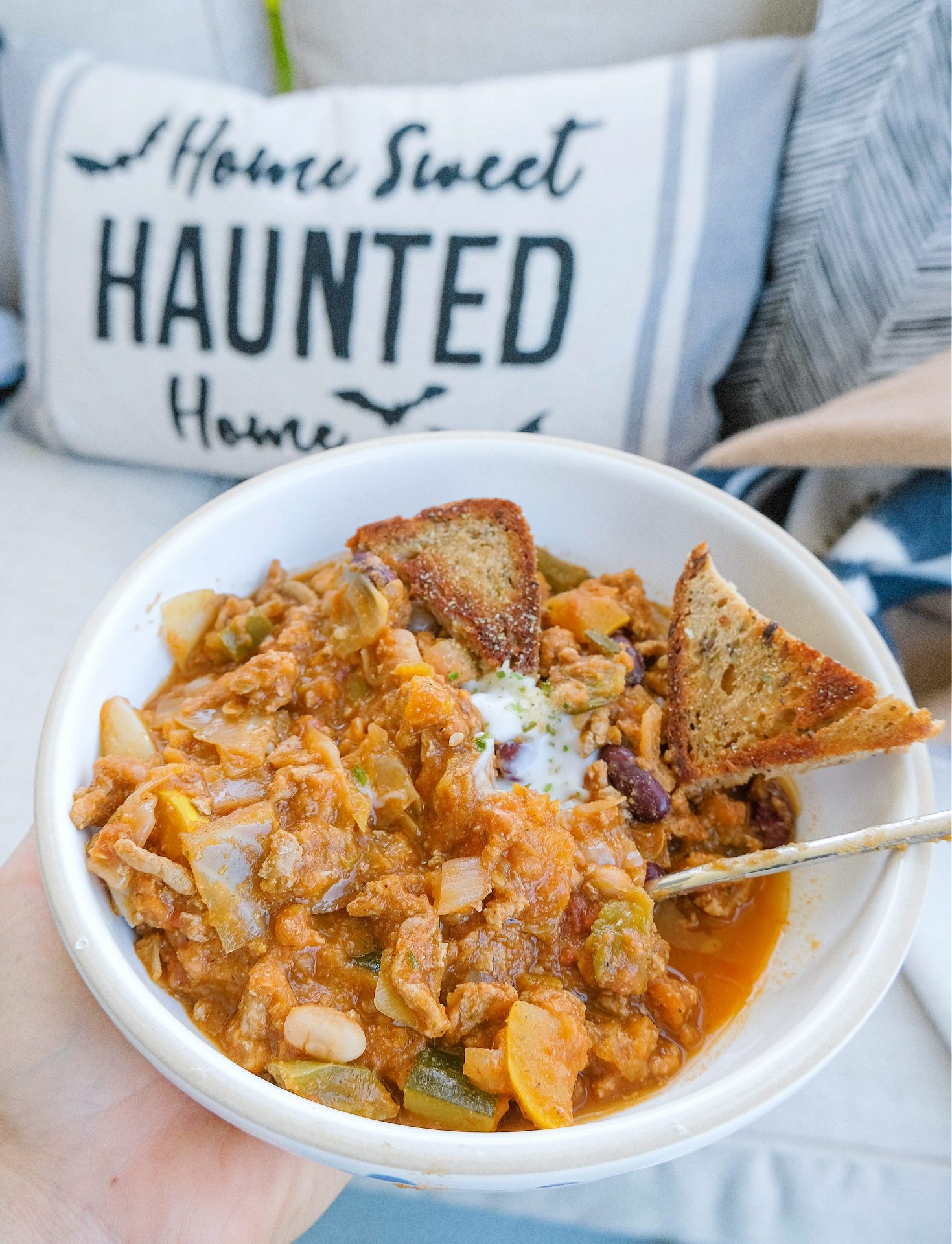 butternut squash chili, recipe, gluten-free, dairy free, healthy cooking, video, how to, best chili recipe, fall cooking, football, delicious