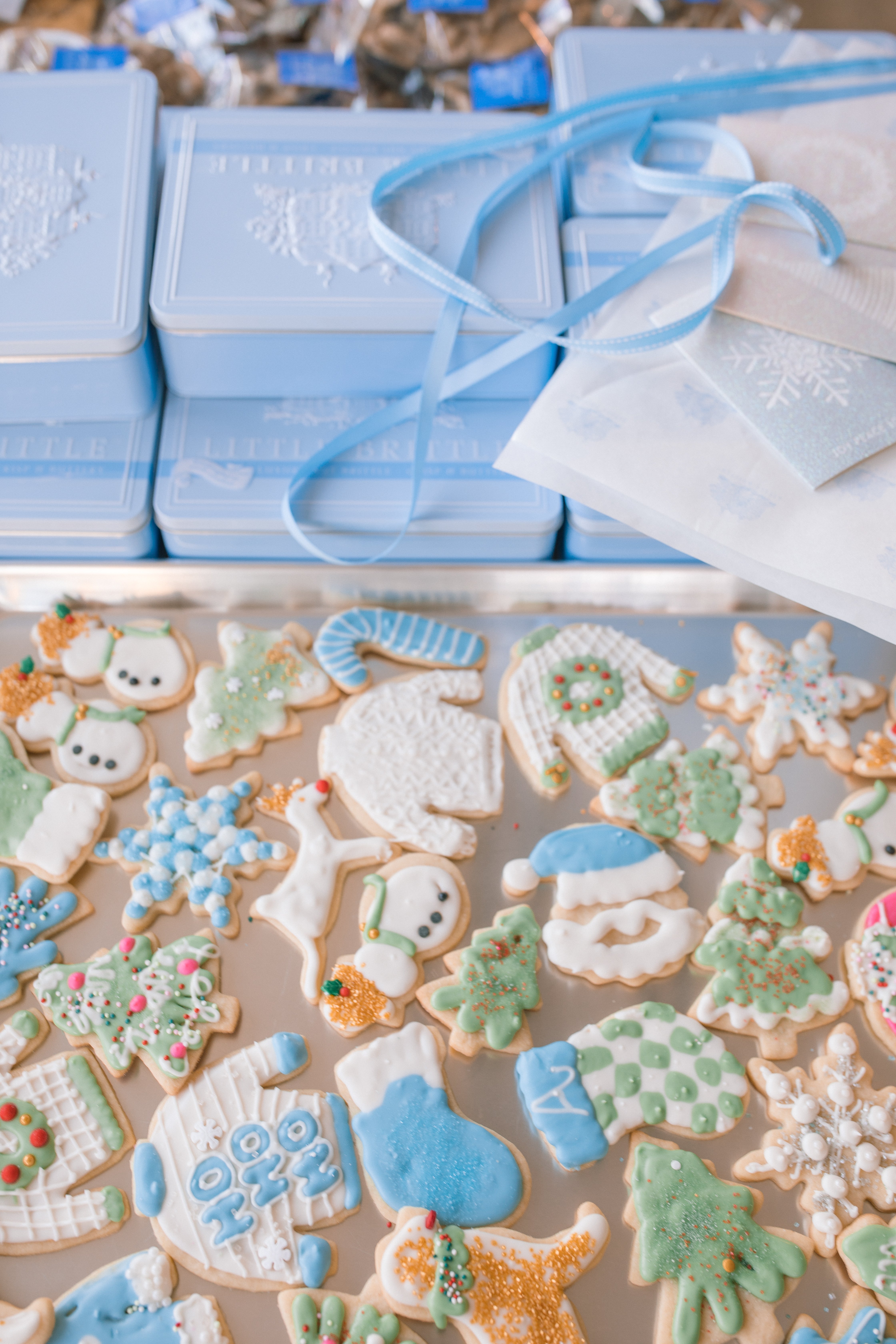 Chewy oatmeal gumdrop cookies filled with warm spices and festive pops of color. A nostalgic Christmas classic perfect for holiday baking!