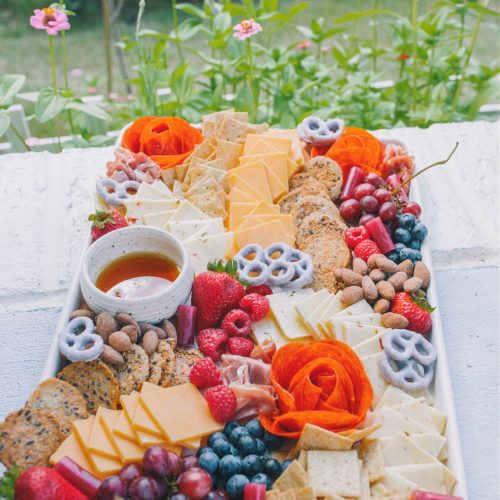 4th of July, charcuterie, pepperoni flowers, gorgeous charcuterie, 4th of July idea, charcuterie with little ingredients, how to make a charcuterie board , gluten-free