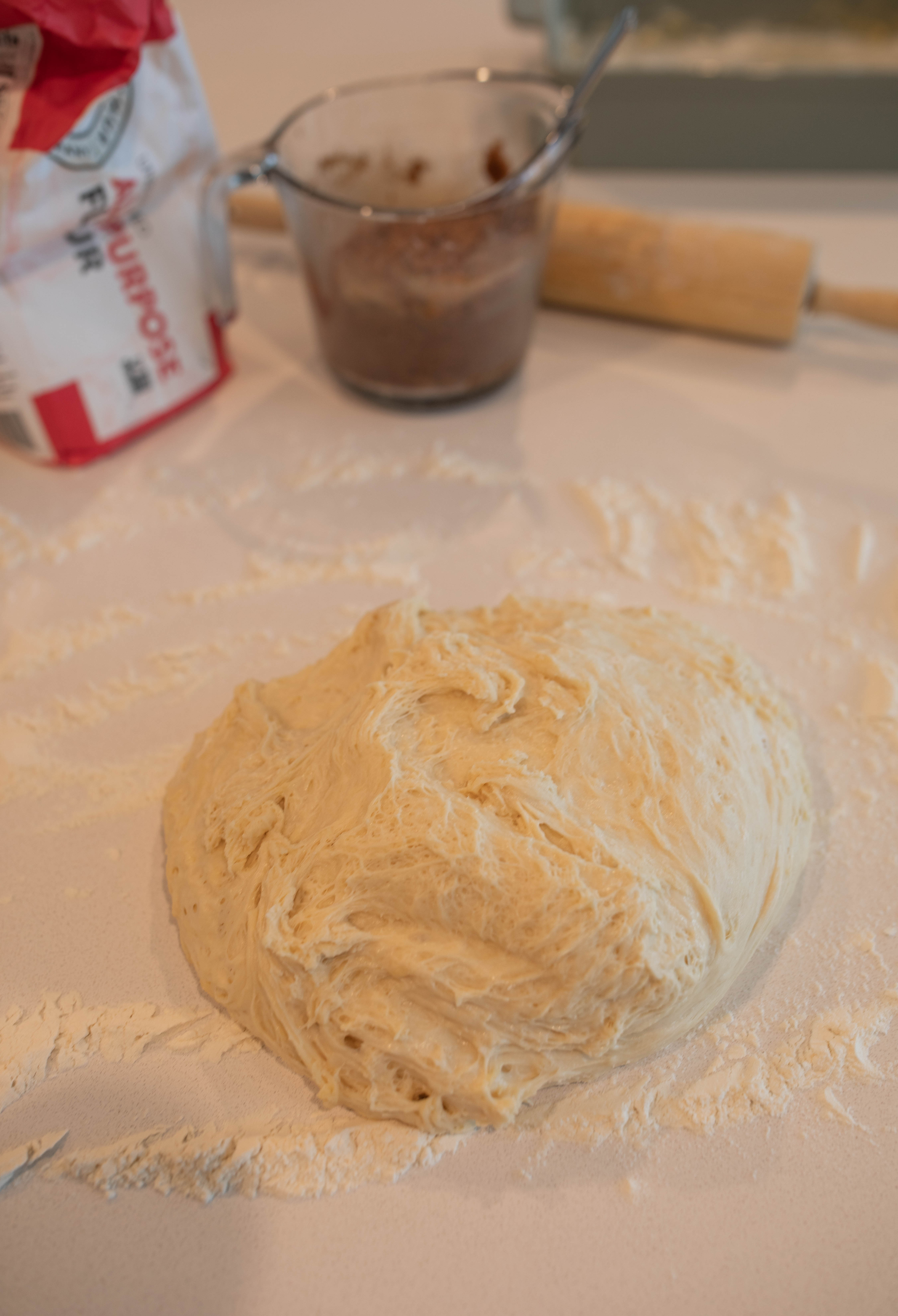 yeast cinnamon rolls, cinnamon roll icing, easy cinnamon rolls, 2 hour recipe, breakfast, dry active yeast rolls, frosted cinnamon rolls, easy cinnamon roll recipe, fluffy cinnamon rolls, pillowy, vanilla buttercream icing, baking