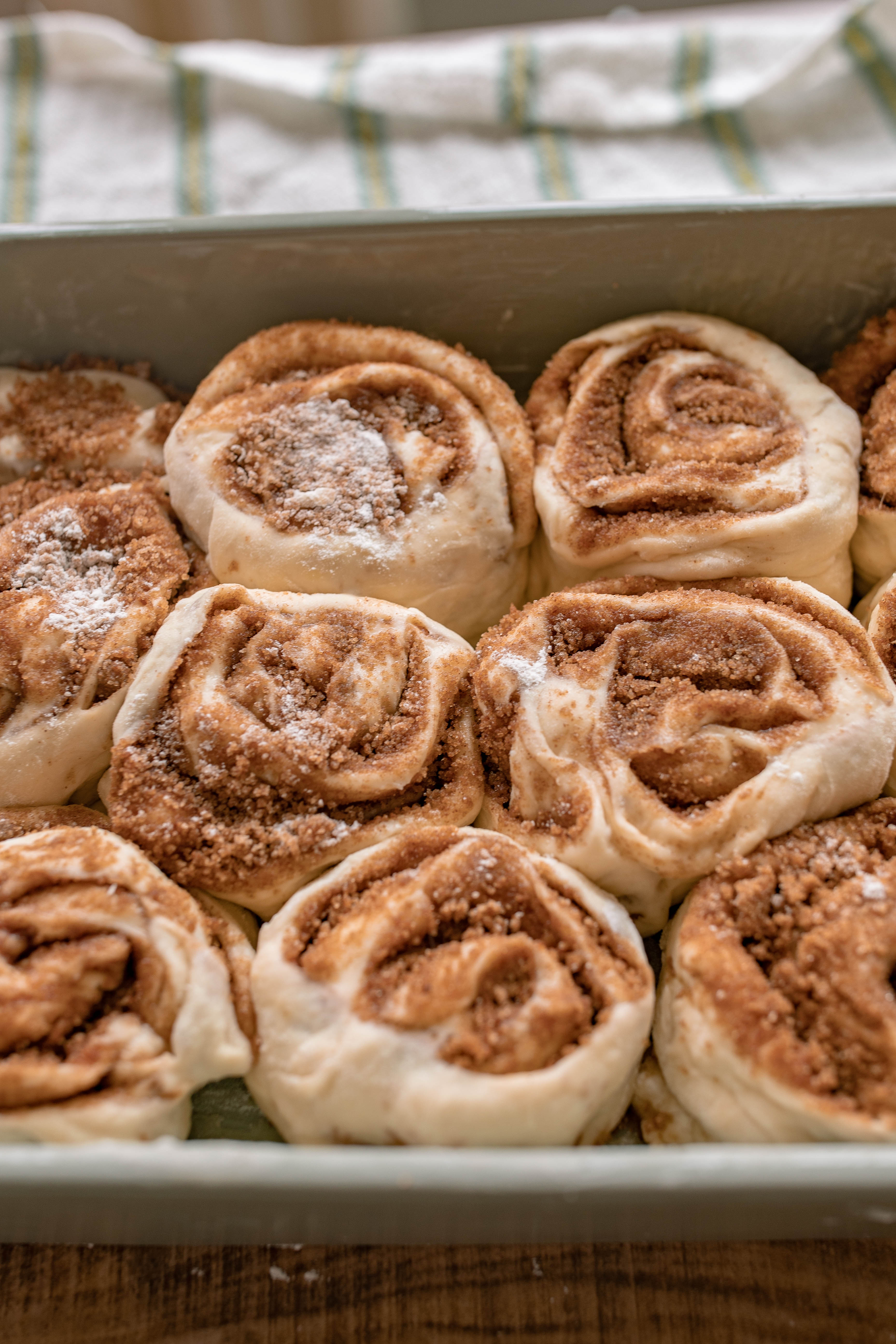 yeast cinnamon rolls, cinnamon roll icing, easy cinnamon rolls, 2 hour recipe, breakfast, dry active yeast rolls, frosted cinnamon rolls, easy cinnamon roll recipe, fluffy cinnamon rolls, pillowy, vanilla buttercream icing, baking