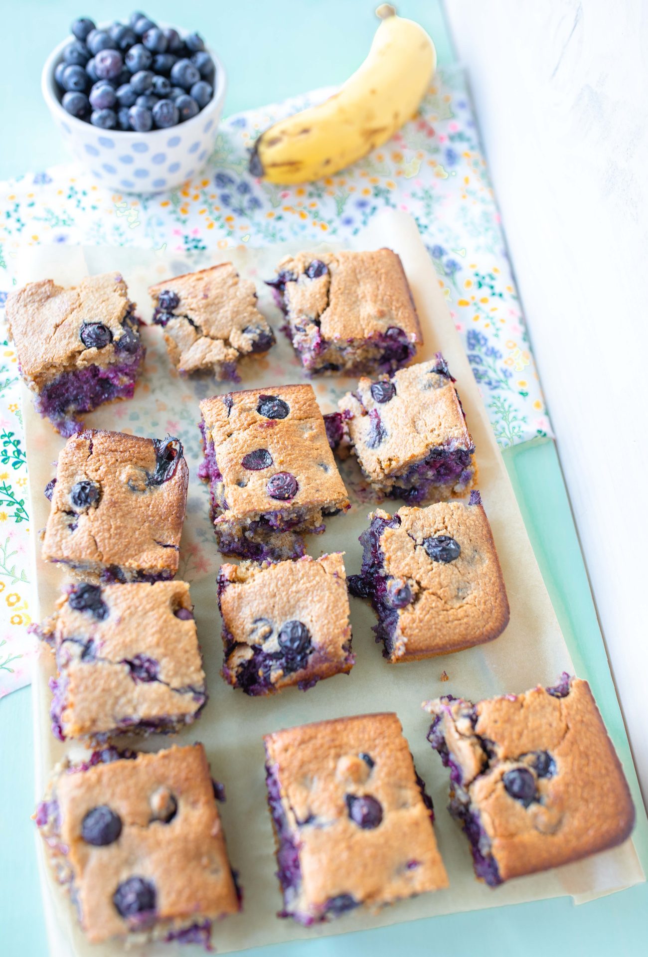 blender bars, breakfast, easy baking, easy to bake, gluten-free, dairy-free, blender muffins, blueberry, almond butter, brunch, healthy recipes, healthy food, muffins, muffin bars