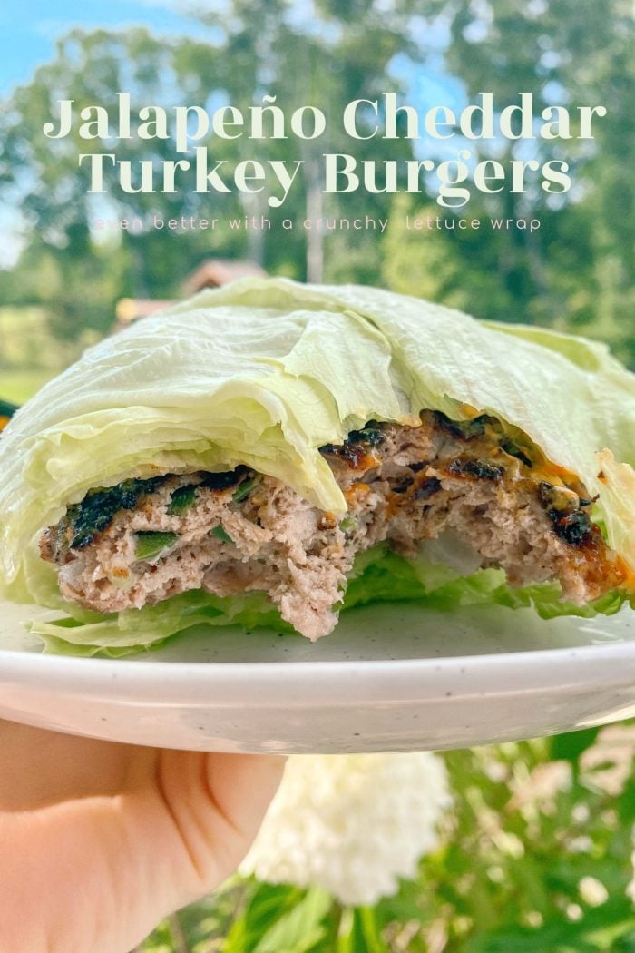 lettuce wraps, ground turkey, jalapeño turkey burger, low calorie, low carb, gluten-free, dairy-free, chopped jalapeños, iceberg lettuce, cooked onions, cheddar burgers, easy summer recipe, barbecue