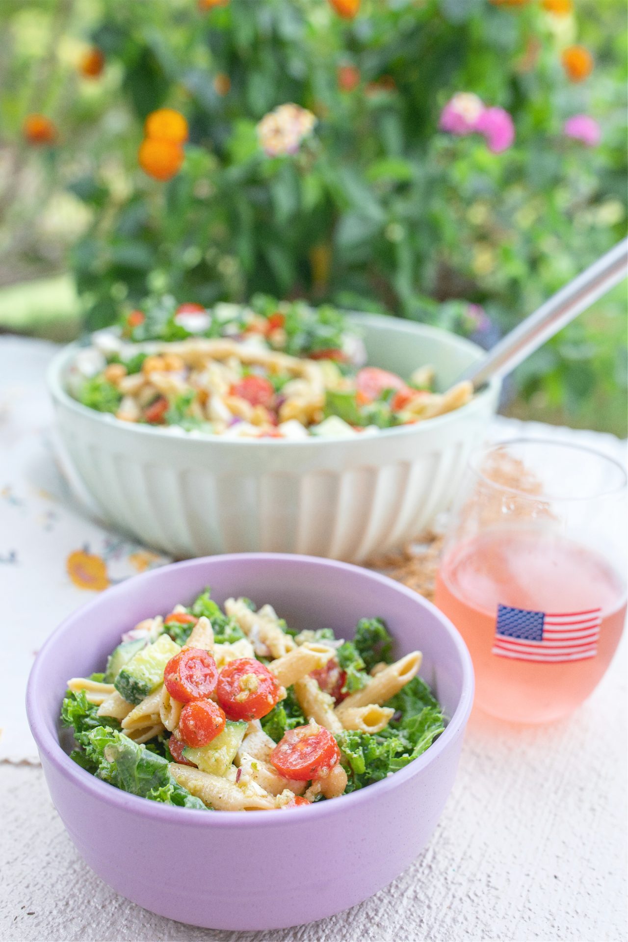 pesto pasta salad, chickpea, lunch, meal prep, gluten-free, kale salad, healthy eating, party foods, delicious colorful meals, lunch, dinner, side salad, pasta salad, pesto, basil, mozzarella, no bake