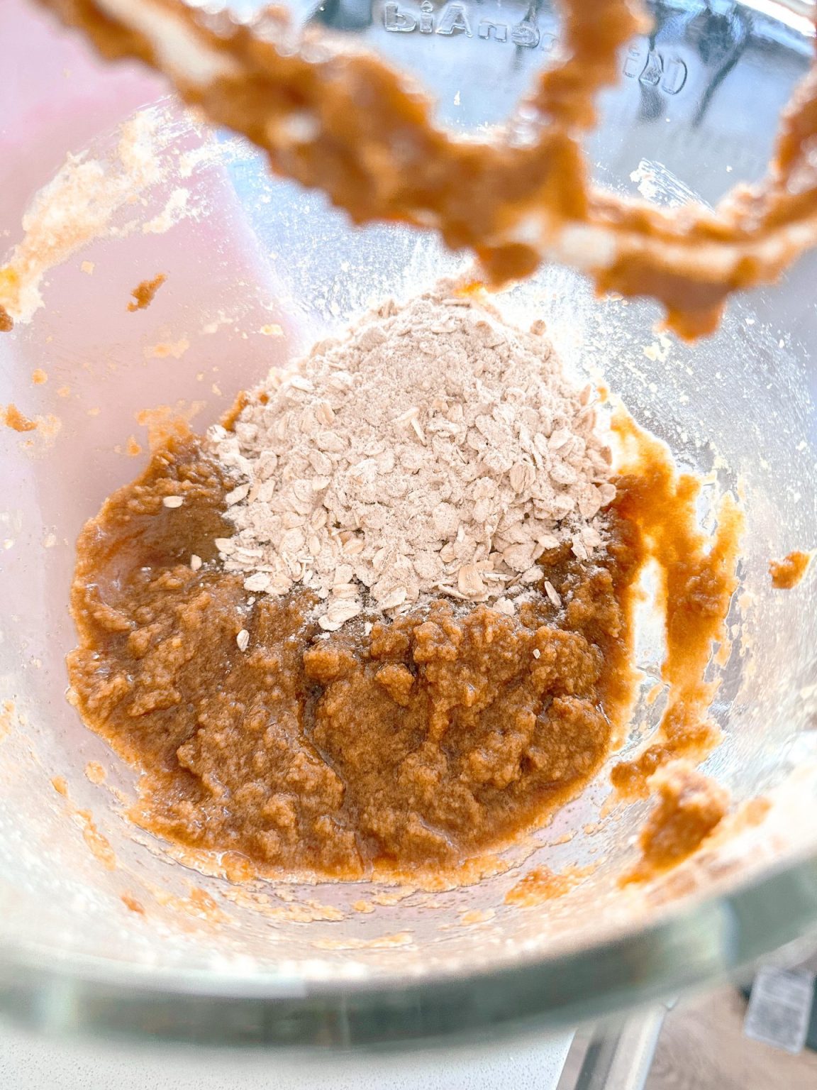 gingerbread oatmeal cookies, gingerbread oatmeal cookies with chai tea latte buttercream, desserts, holiday deserts, christmas cooking, baking holiday baking, tasty cookies, recipe, cookie exchange ideas, oatmeal cream pies