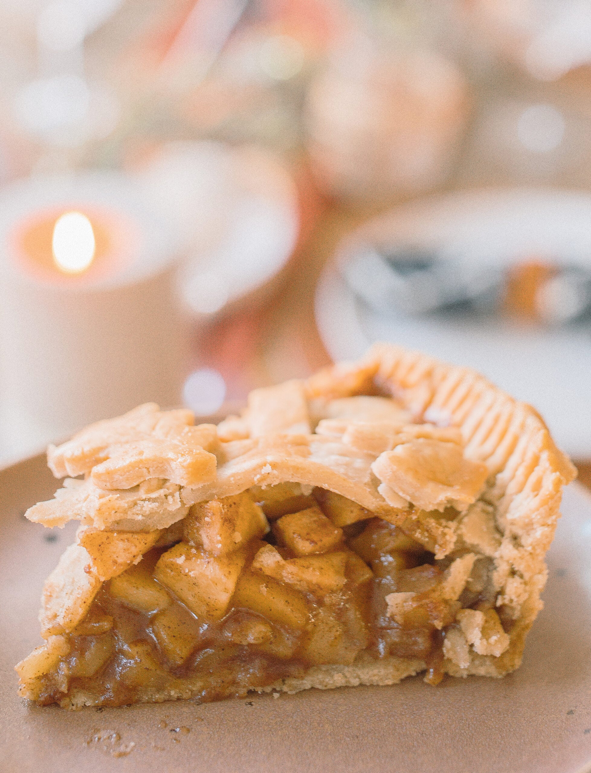 gluten-free, gluten free apple pie, gluten free pie crust, gluten free and vegan pie crust, vegan pie crust, gluten free and vegan apple pie, healthy apple pie, gluten free pie recipes, no added sugar pie, no added sugar apple pie, no refined sugars, dairy-free, sugar free apple pie, sugar free pie, low sugar thanksgiving dessert, low sugar dessert, apple pie, healthy recipes for holidays, maple apple pie, maple syrup, healthy recipes for thanksgiving