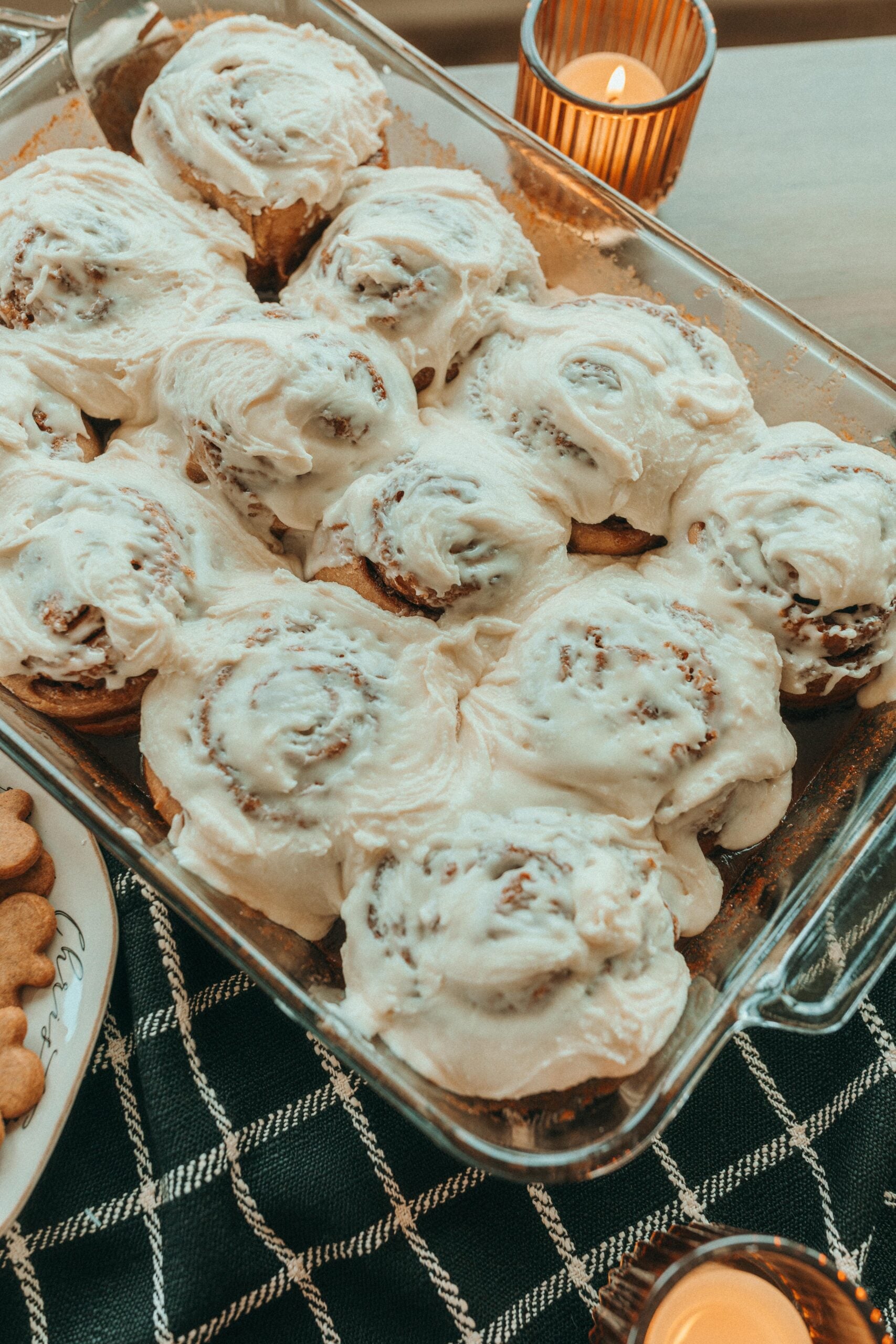 gingerbread sourdough cinnamon rolls, gingerbread sourdough cinnamon rolls, cinnamon rolls, christmas cinnamon rolls, gingerbread recipe, gingerbread shortbread, gingerbread cookie cinnamon rolls, christmas cinnamon rolls sourdough, sourdough recipes, the best sourdough cinnamon rolls, cinnamon molasses gingerbread, molasses cinnamon rolls, best ever cinnamon rolls for christmas, holiday cinnamon rolls, sourdough christmas recipes, baking, delicous, easy to make overnight sourdough cinnamon roll recipe