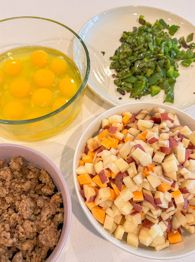 breakfast hash, healthy breakfast recipe, Fodmap approved recipe, low fodmap recipe, inflamation diet recipe, paleo breakfast, whole30 breakfast, healthy breakfast ideas, savory breakfast, maple hash, sausage hash egg breakfast, eggs, egg recipes, high protein breakfast, gluten-free, gluten-free recipes, dairy-free recipes, gluten free breakfast, dairy free breakfast, sweet potato hash, best recipes for breakfast, easy breakfast ideas, meal prep idea for breakfast, high protein breakfast