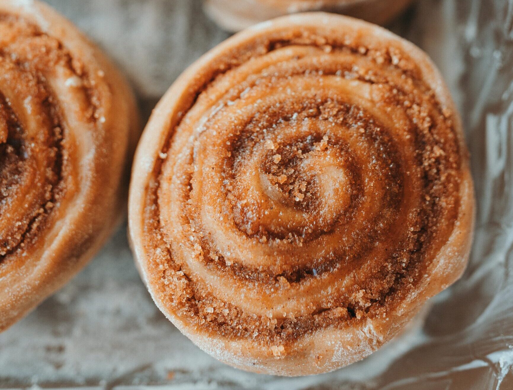 gingerbread sourdough cinnamon rolls, gingerbread sourdough cinnamon rolls, cinnamon rolls, christmas cinnamon rolls, gingerbread recipe, gingerbread shortbread, gingerbread cookie cinnamon rolls, christmas cinnamon rolls sourdough, sourdough recipes, the best sourdough cinnamon rolls, cinnamon molasses gingerbread, molasses cinnamon rolls, best ever cinnamon rolls for christmas, holiday cinnamon rolls, sourdough christmas recipes, baking, delicous, easy to make overnight sourdough cinnamon roll recipe