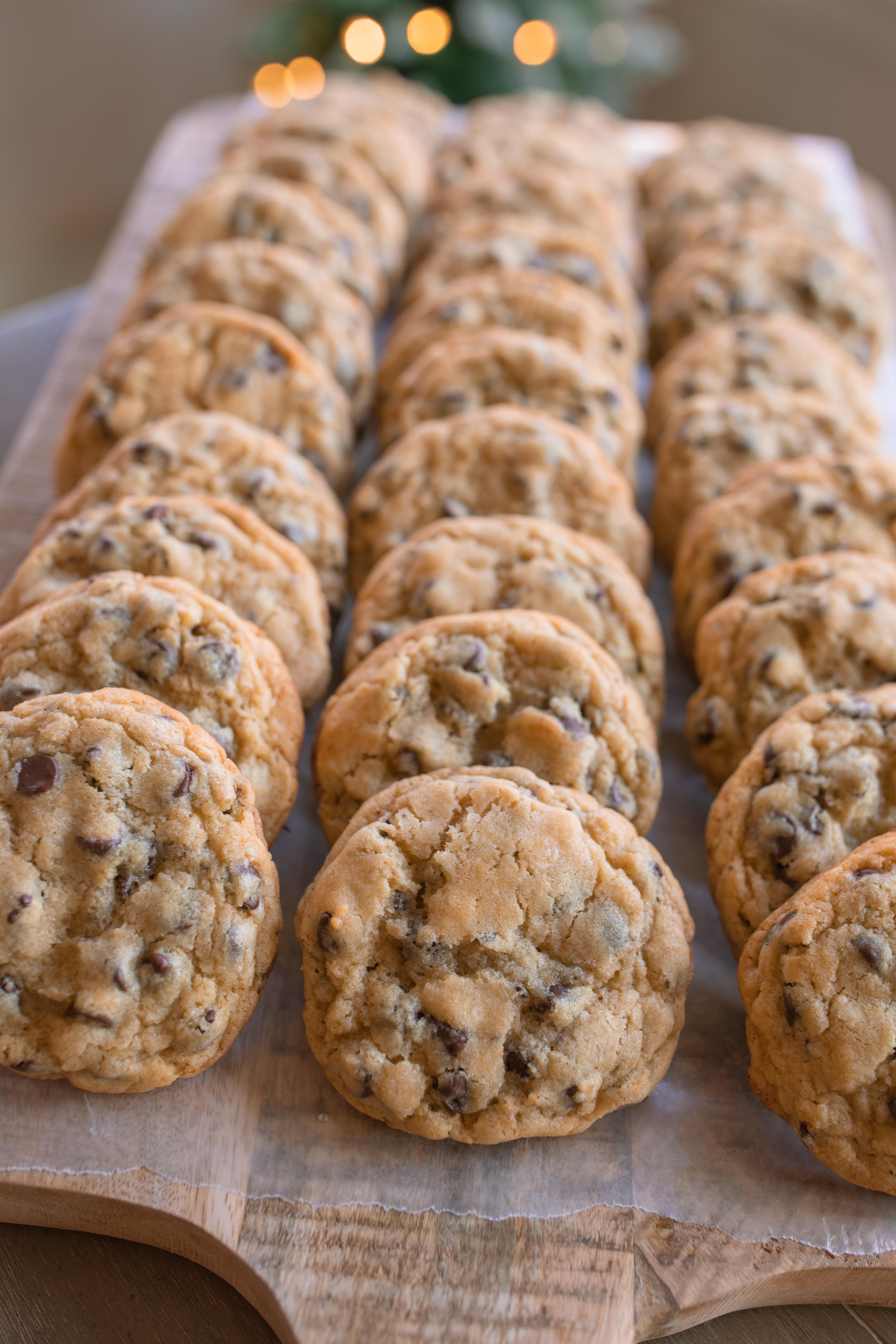 the best chocolate chip cookies, cookies, homemade, goey, soft, best chocolate chip sea salt cookies, easy overnight chocolate chip cookies, cookie dough, thick cookies, simple cookies