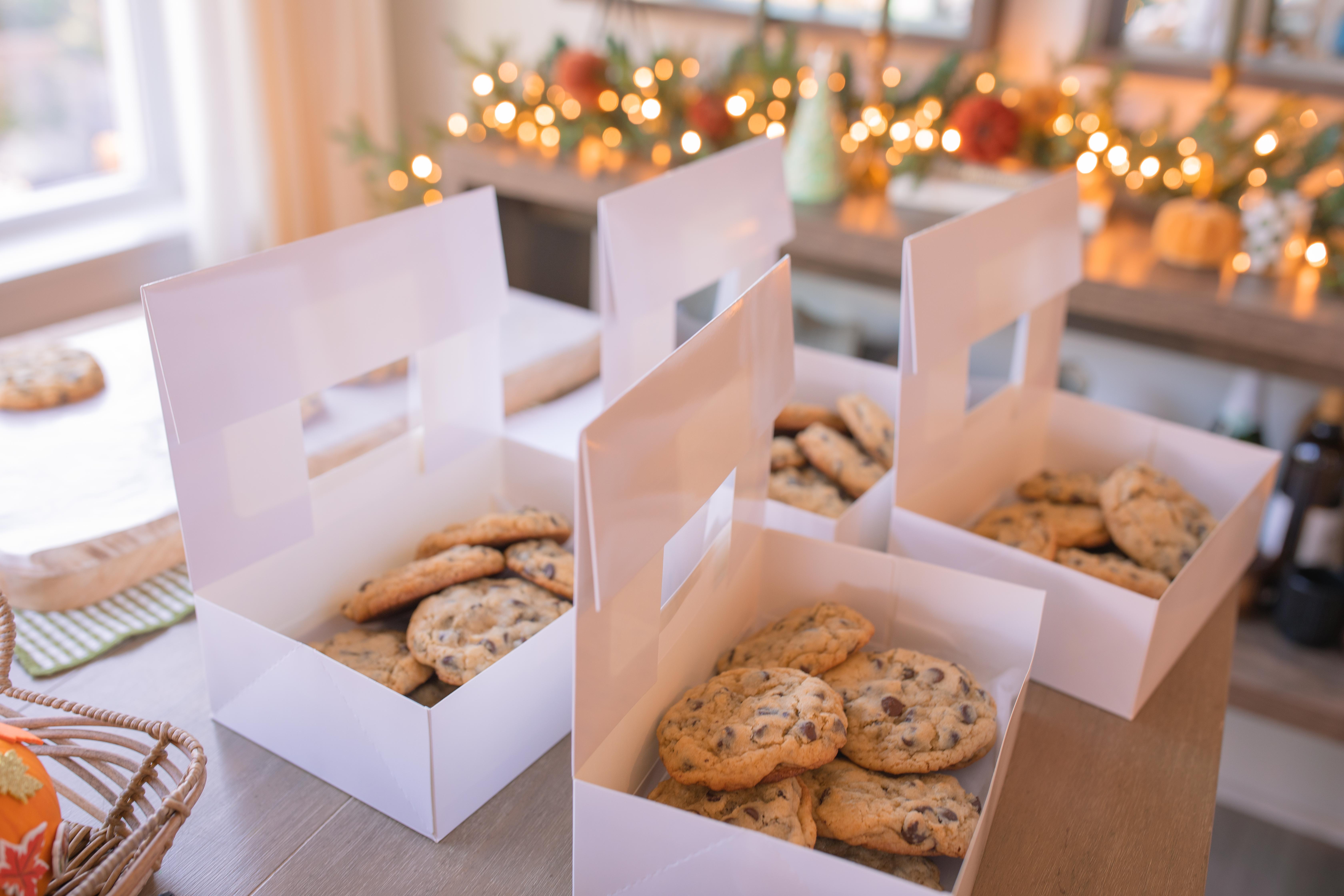 the best chocolate chip cookies, cookies, homemade, goey, soft, best chocolate chip sea salt cookies, easy overnight chocolate chip cookies, cookie dough, thick cookies, simple cookies