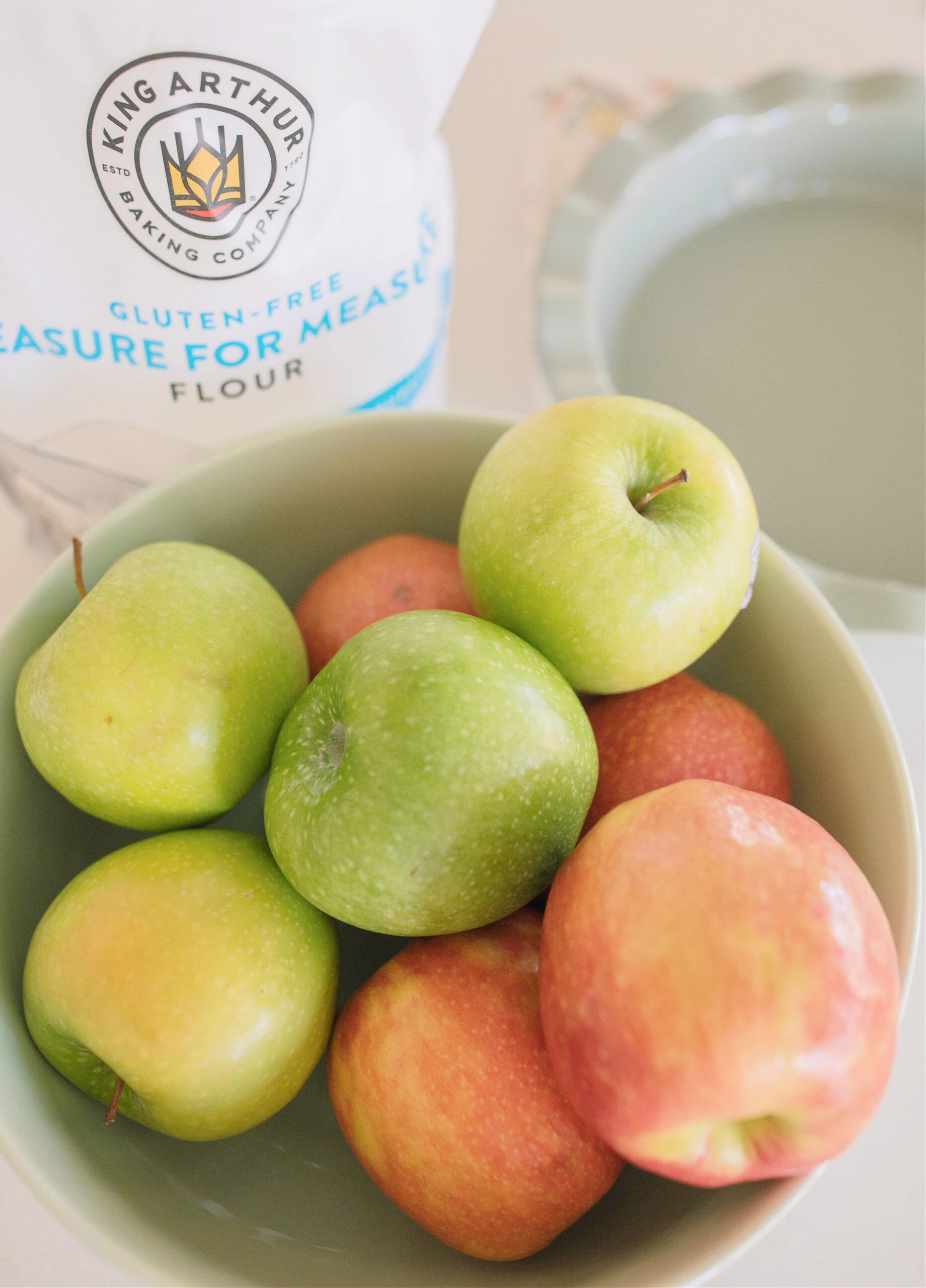gluten-free, gluten free apple pie, gluten free pie crust, gluten free and vegan pie crust, vegan pie crust, gluten free and vegan apple pie, healthy apple pie, gluten free pie recipes, no added sugar pie, no added sugar apple pie, no refined sugars, dairy-free, sugar free apple pie, sugar free pie, low sugar thanksgiving dessert, low sugar dessert, apple pie, healthy recipes for holidays, maple apple pie, maple syrup, healthy recipes for thanksgiving
