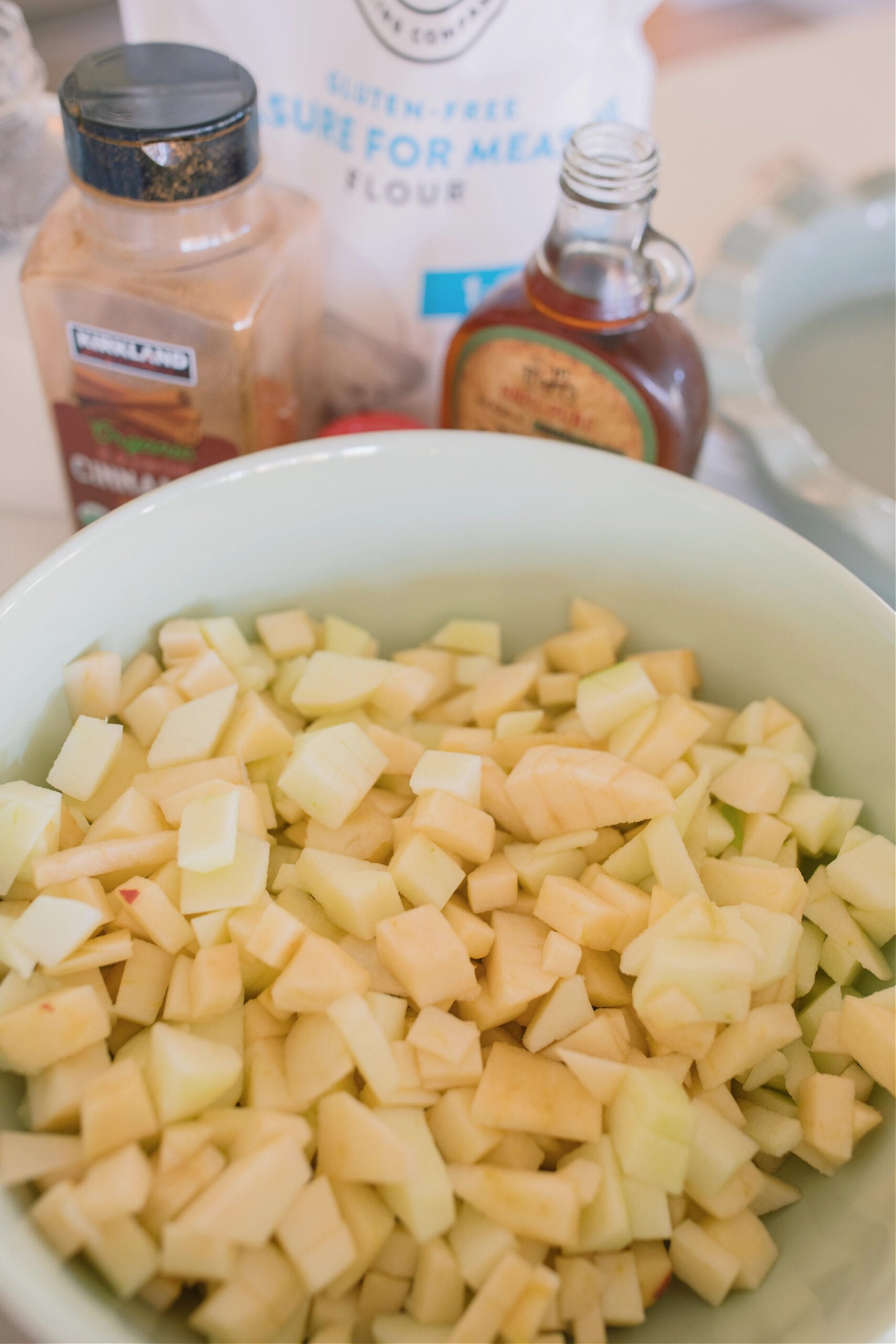gluten-free, gluten free apple pie, gluten free pie crust, gluten free and vegan pie crust, vegan pie crust, gluten free and vegan apple pie, healthy apple pie, gluten free pie recipes, no added sugar pie, no added sugar apple pie, no refined sugars, dairy-free, sugar free apple pie, sugar free pie, low sugar thanksgiving dessert, low sugar dessert, apple pie, healthy recipes for holidays, maple apple pie, maple syrup, healthy recipes for thanksgiving