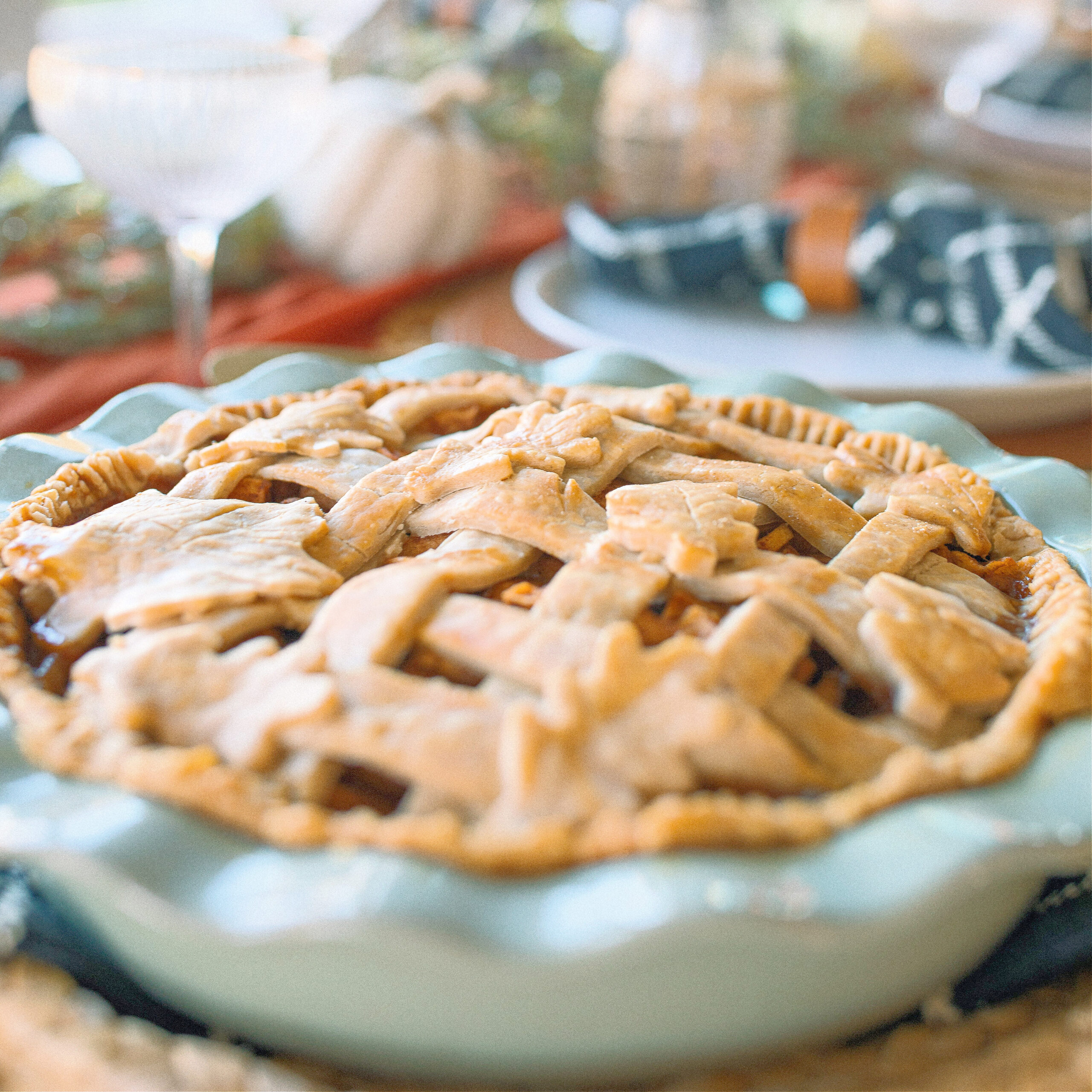 gluten-free, gluten free apple pie, gluten free pie crust, gluten free and vegan pie crust, vegan pie crust, gluten free and vegan apple pie, healthy apple pie, gluten free pie recipes, no added sugar pie, no added sugar apple pie, no refined sugars, dairy-free, sugar free apple pie, sugar free pie, low sugar thanksgiving dessert, low sugar dessert, apple pie, healthy recipes for holidays, maple apple pie, maple syrup, healthy recipes for thanksgiving