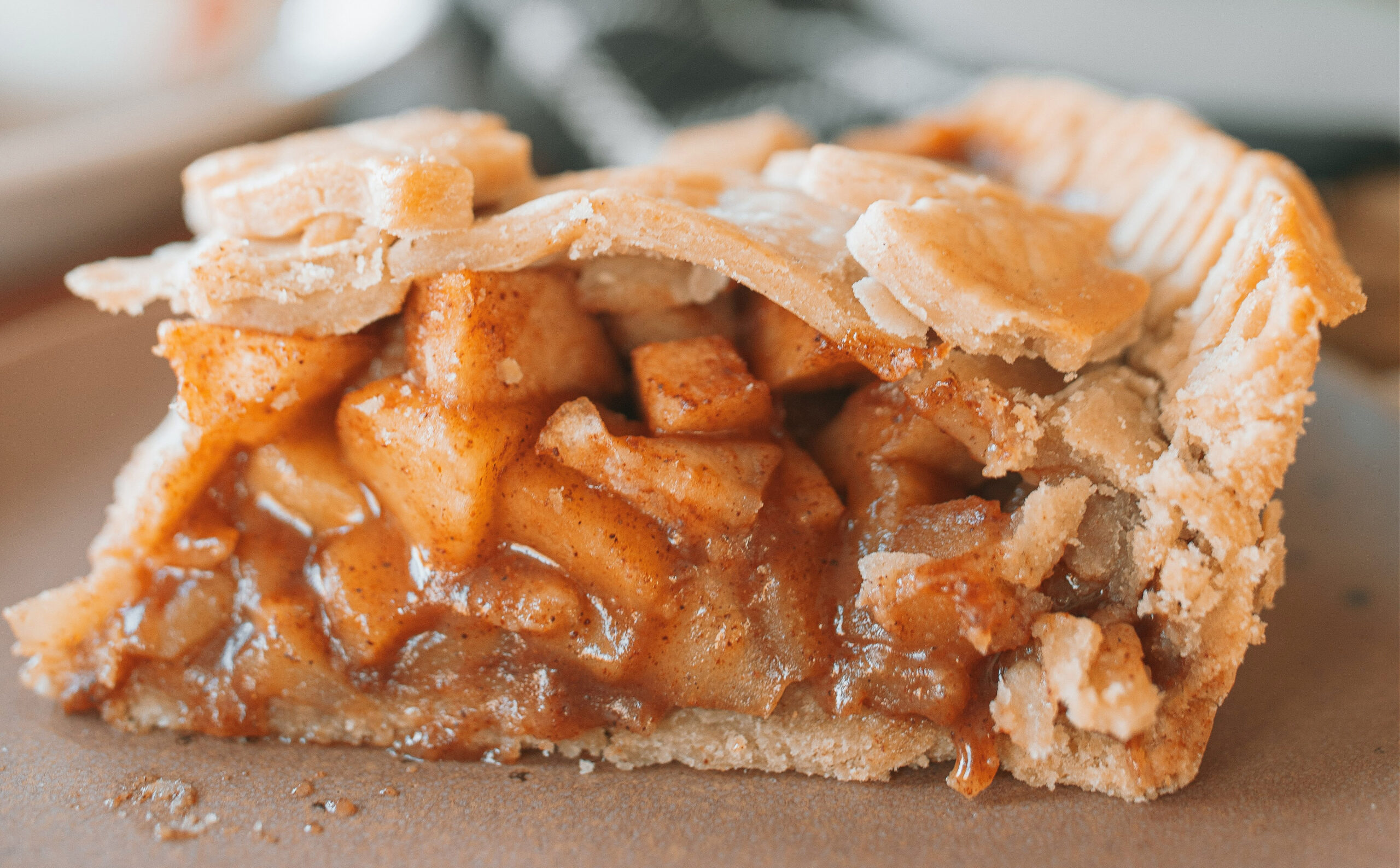 gluten-free, gluten free apple pie, gluten free pie crust, gluten free and vegan pie crust, vegan pie crust, gluten free and vegan apple pie, healthy apple pie, gluten free pie recipes, no added sugar pie, no added sugar apple pie, no refined sugars, dairy-free, sugar free apple pie, sugar free pie, low sugar thanksgiving dessert, low sugar dessert, apple pie, healthy recipes for holidays, maple apple pie, maple syrup, healthy recipes for thanksgiving