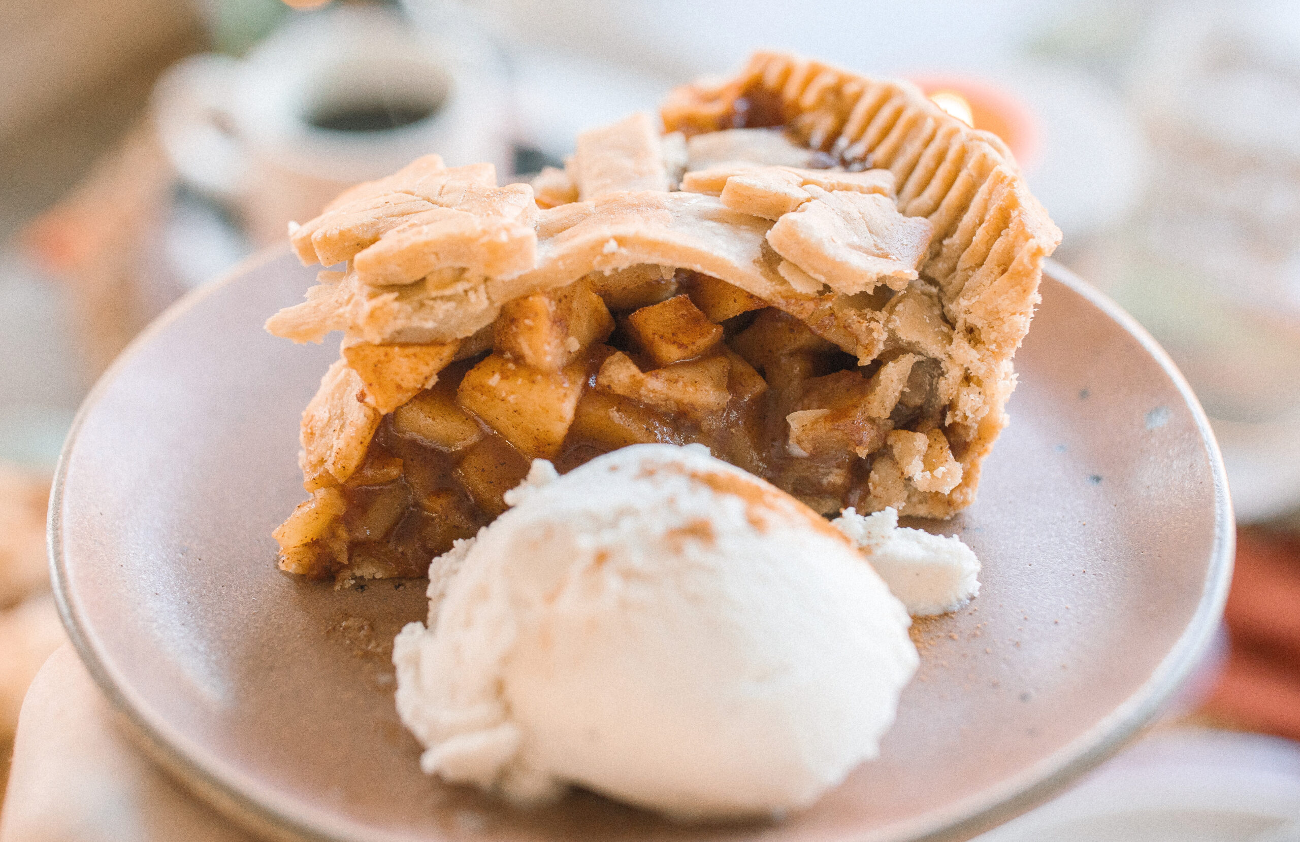 gluten-free, gluten free apple pie, gluten free pie crust, gluten free and vegan pie crust, vegan pie crust, gluten free and vegan apple pie, healthy apple pie, gluten free pie recipes, no added sugar pie, no added sugar apple pie, no refined sugars, dairy-free, sugar free apple pie, sugar free pie, low sugar thanksgiving dessert, low sugar dessert, apple pie, healthy recipes for holidays, maple apple pie, maple syrup, healthy recipes for thanksgiving