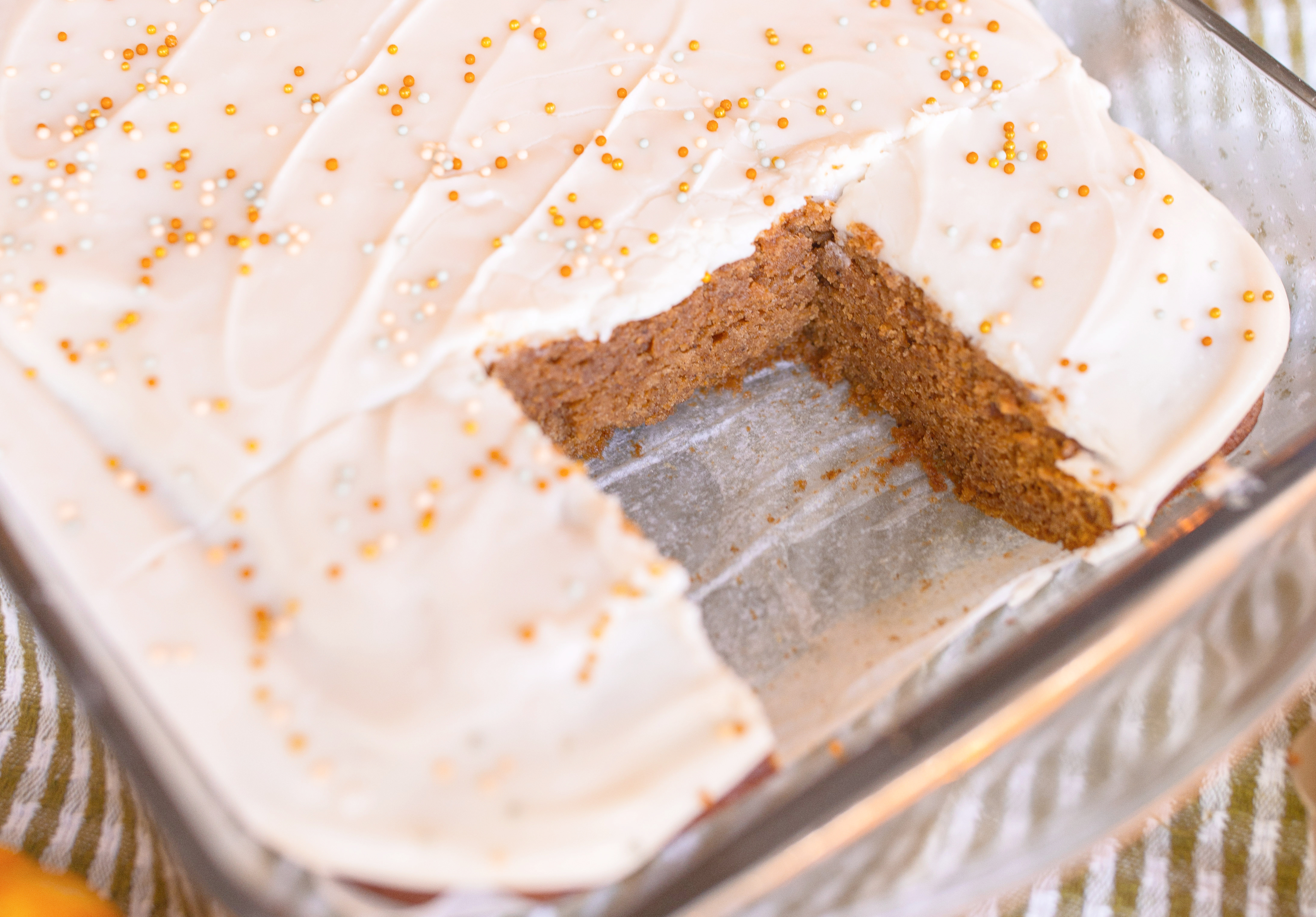 the best pumpkin bars, moist, one big bowl, easy pumpkin bars, vanilla icing, fall baking, best recipe, pumpkin spice, baking