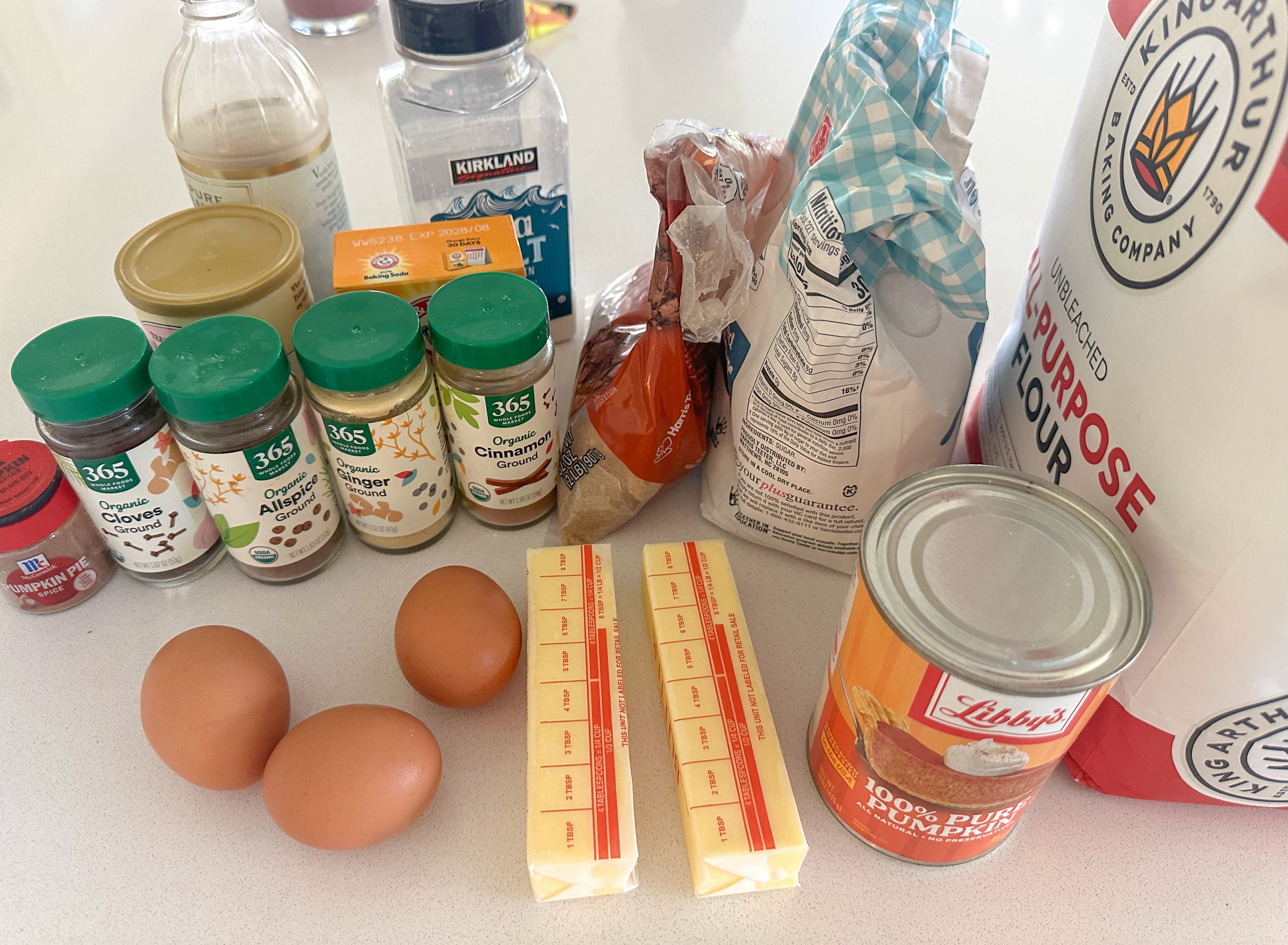 the best pumpkin bars, moist, one big bowl, easy pumpkin bars, vanilla icing, fall baking, best recipe, pumpkin spice, baking