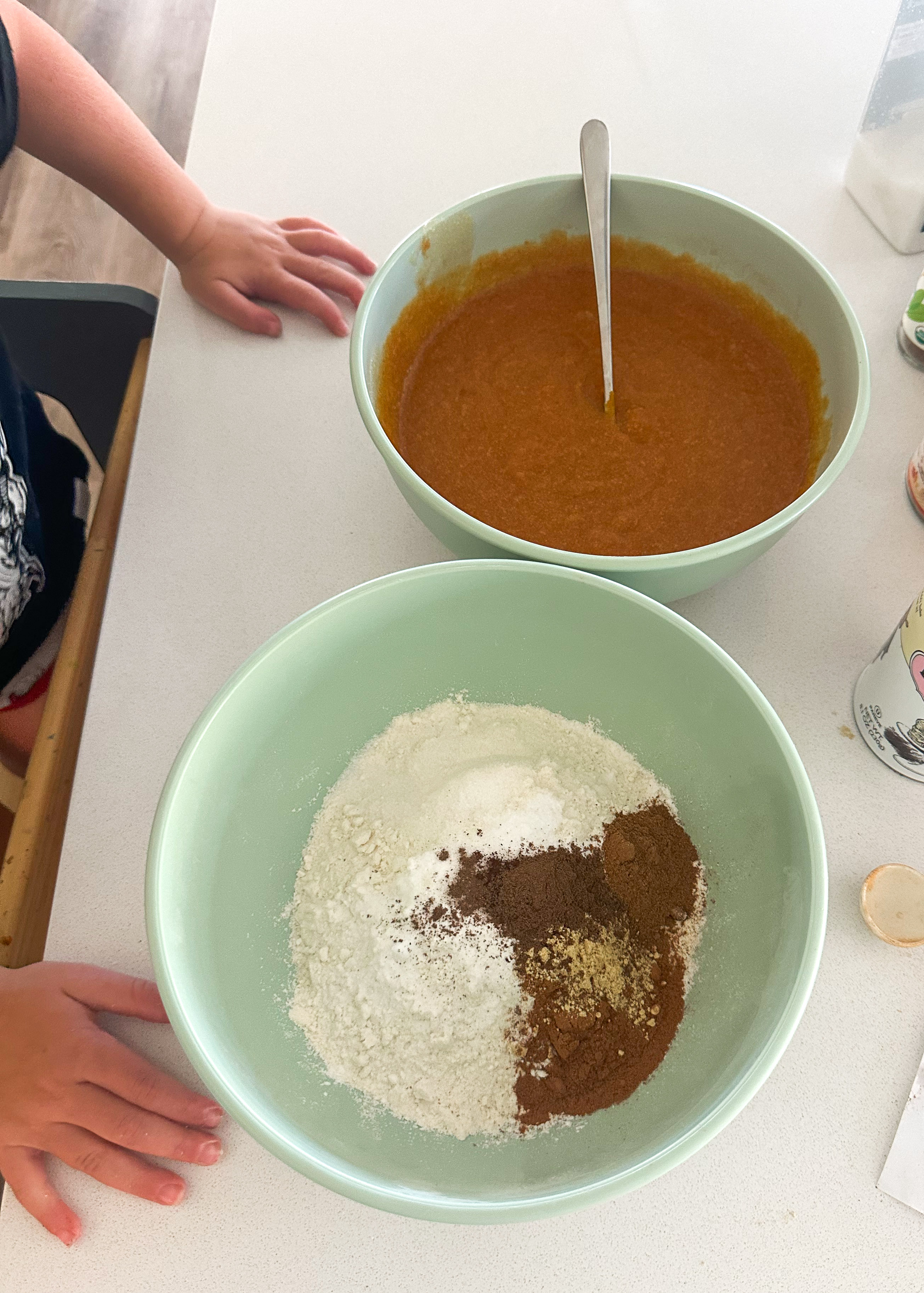 the best pumpkin bars, moist, one big bowl, easy pumpkin bars, vanilla icing, fall baking, best recipe, pumpkin spice, baking