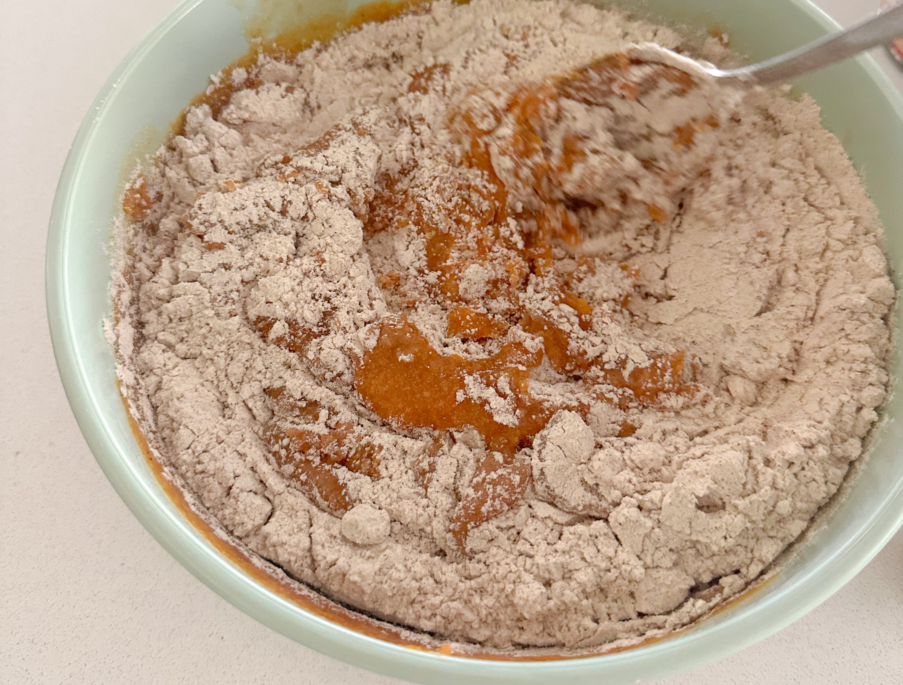 the best pumpkin bars, moist, one big bowl, easy pumpkin bars, vanilla icing, fall baking, best recipe, pumpkin spice, baking