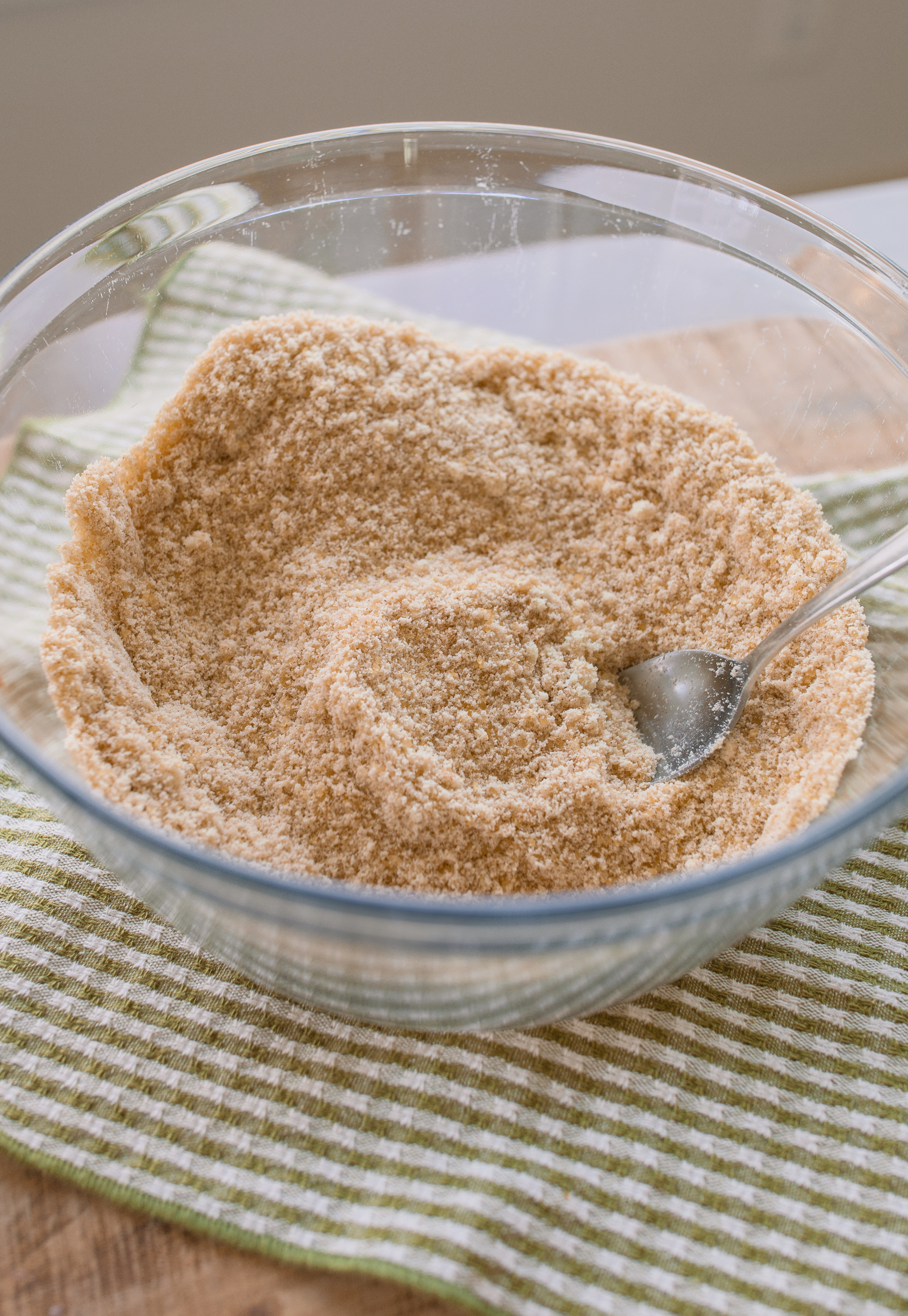 pecan bars, gluten free pecan bars, almond flour pecan bars, healthy pecan bars, refined sugar free pecan bars, maple pecan bars, coconut sugar pecan bars, paleo pecan bars, easy pecan bar recipe, thanksgiving pecan bars, thanksgiving dessert recipes, fall dessert recipes, healthy holiday desserts, gluten free thanksgiving desserts, no refined sugar desserts, maple syrup desserts, almond flour dessert recipes, coconut sugar desserts, easy holiday baking, healthy pecan pie bars