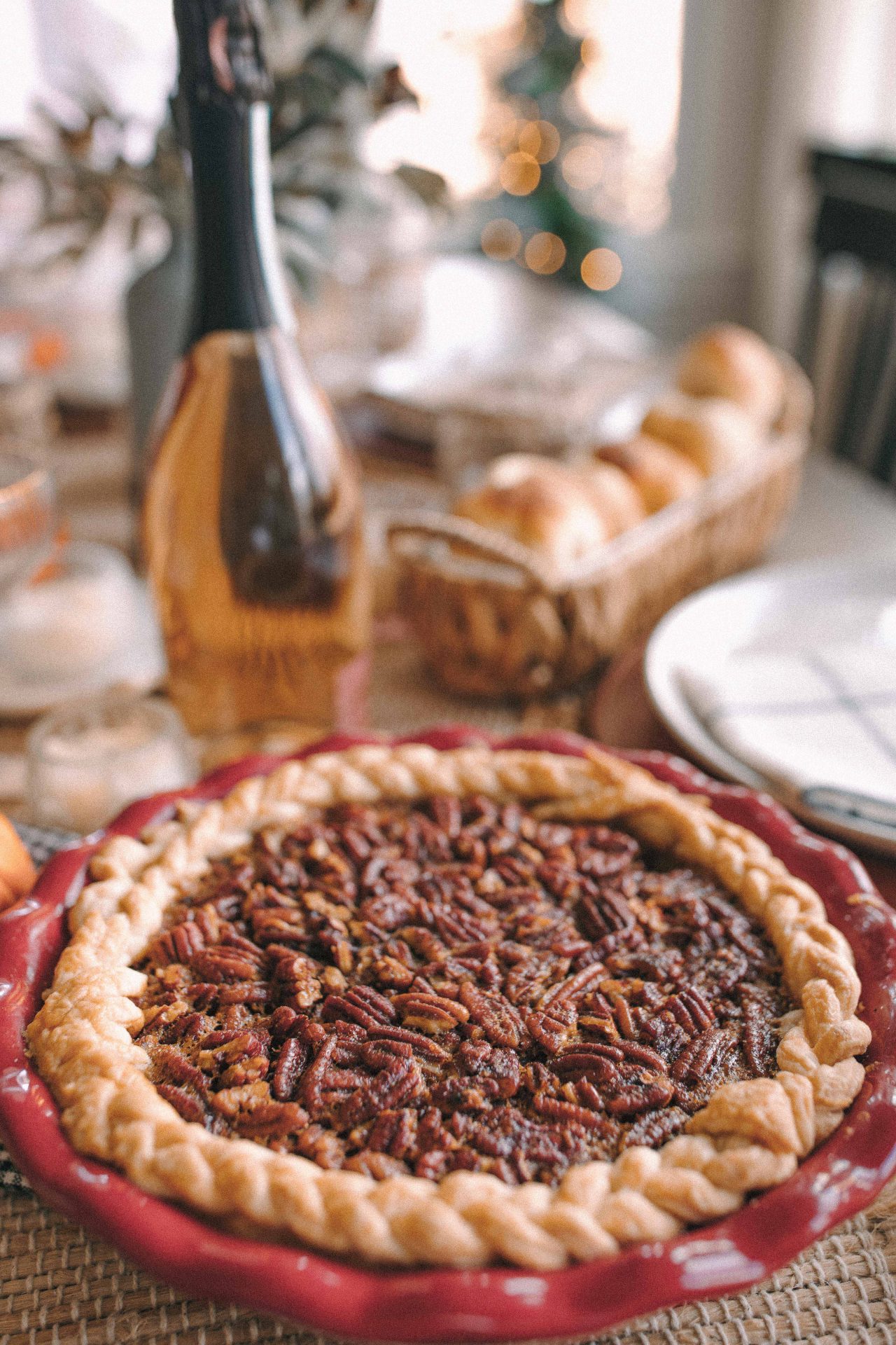 thanksgiving menu, hosting thanksgiving, thanksgiving recipes, 2026, easy fall recipes for thanksgiving, thanksgiving dessert, thanksgiving sides, turkey, mac and cheese, green beans, stuffing, pies, pumpkin pie, pecan pie, cookies, pumpkin bars, thanksgiving with the family