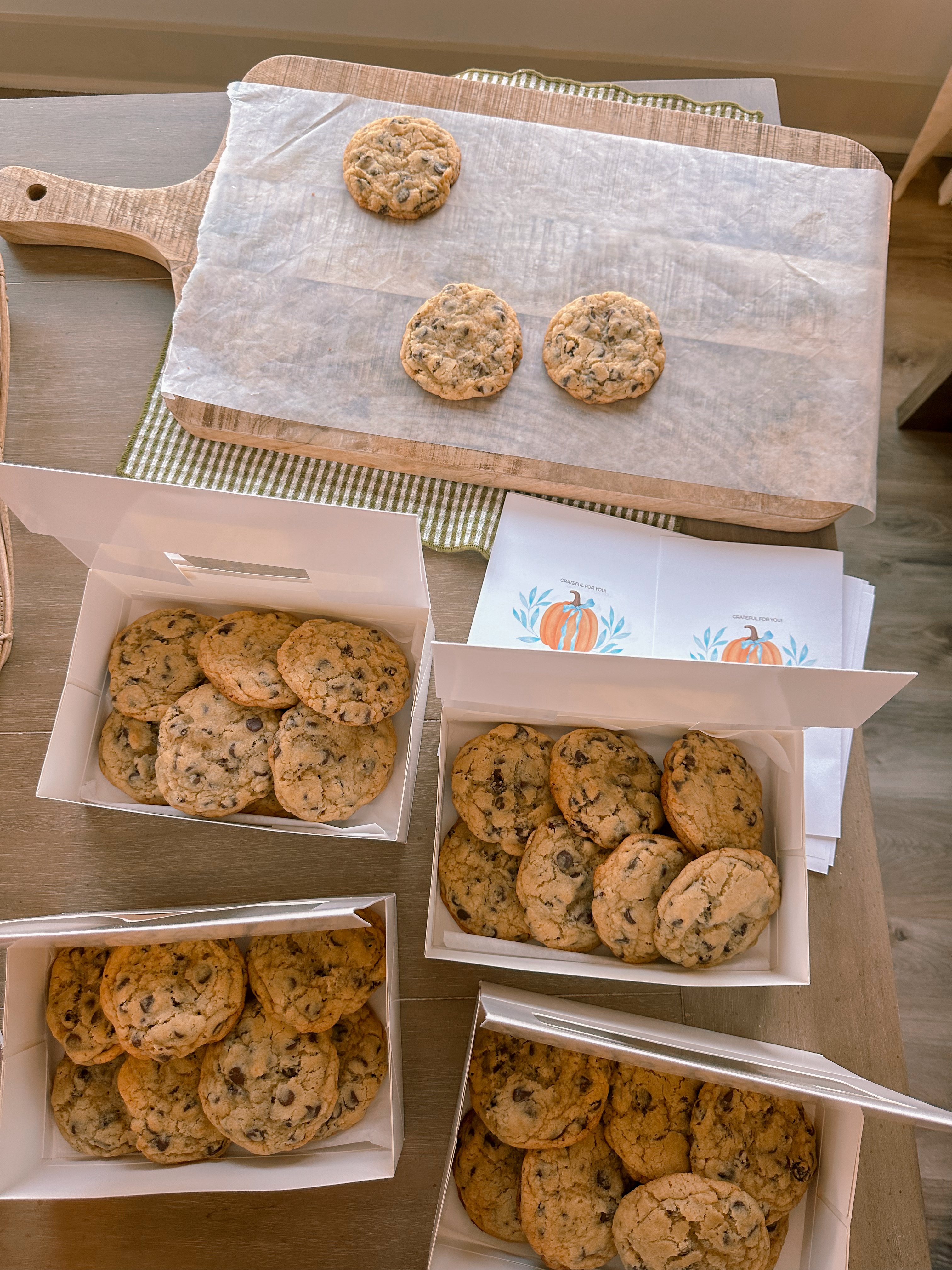 the best chocolate chip cookies, cookies, homemade, goey, soft, best chocolate chip sea salt cookies, easy overnight chocolate chip cookies, cookie dough, thick cookies, simple cookies