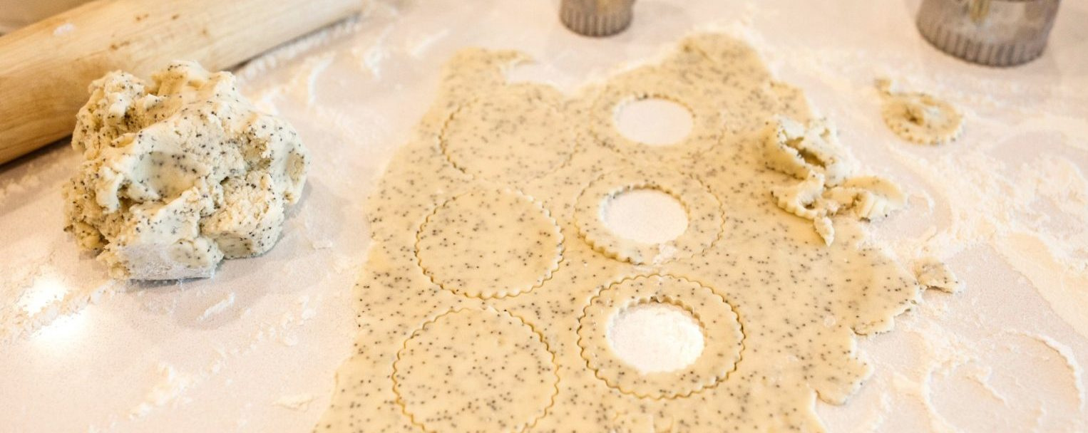 christmas cookie, lemon poppy seed, lemon linzer cookies, shortbread cookies, vegan, dairy-free, lemon shortbread cookies, baking, jam, raspberry, jelly