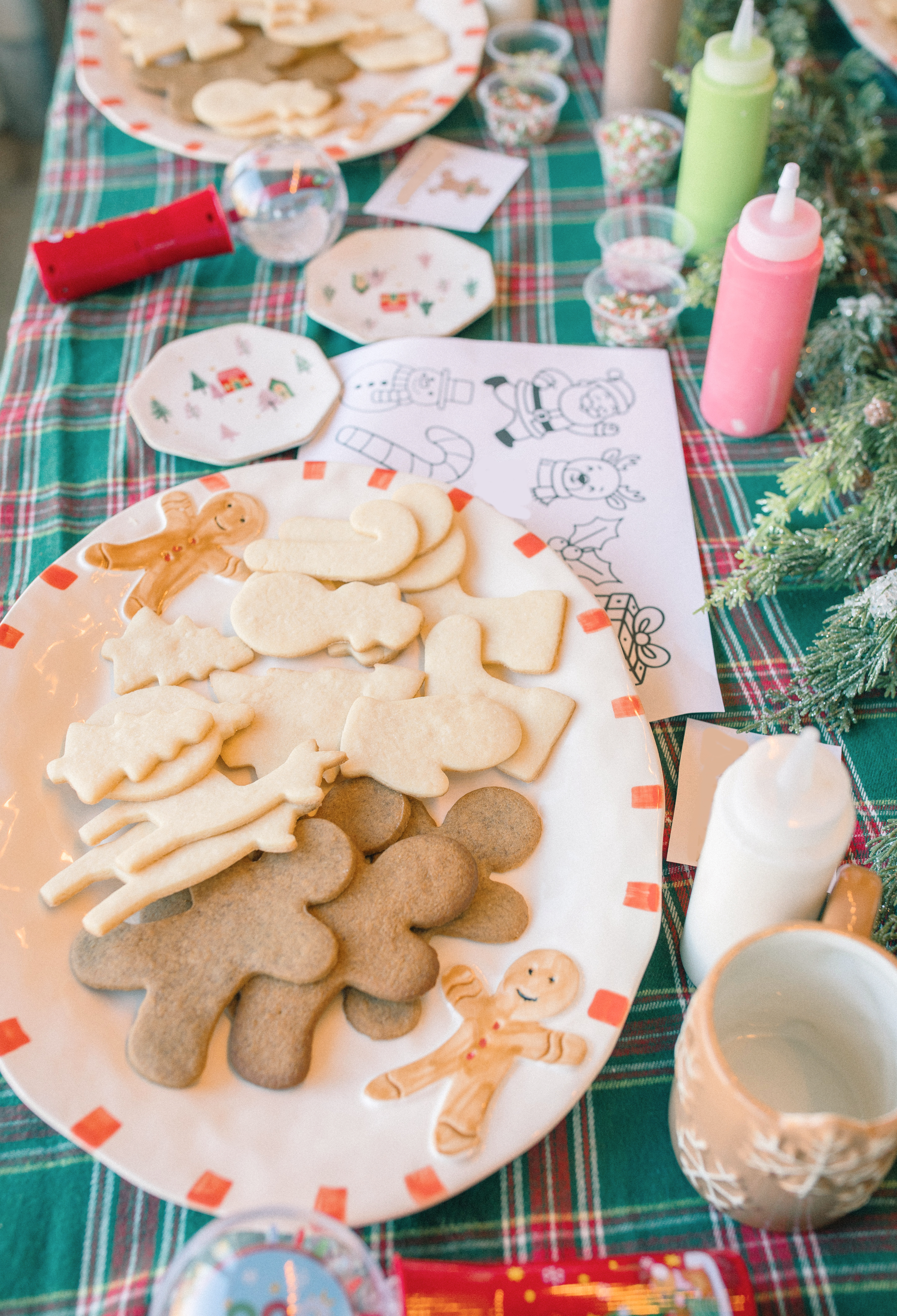 sugar cookie decorating party, cookie decorating with toddlers, mocktails for moms, cherry orange mocktail, cranberry, cookies, dye free, sprinkles, kids fun, pajama party, christmas decor, christmas party, kids charcuterie board