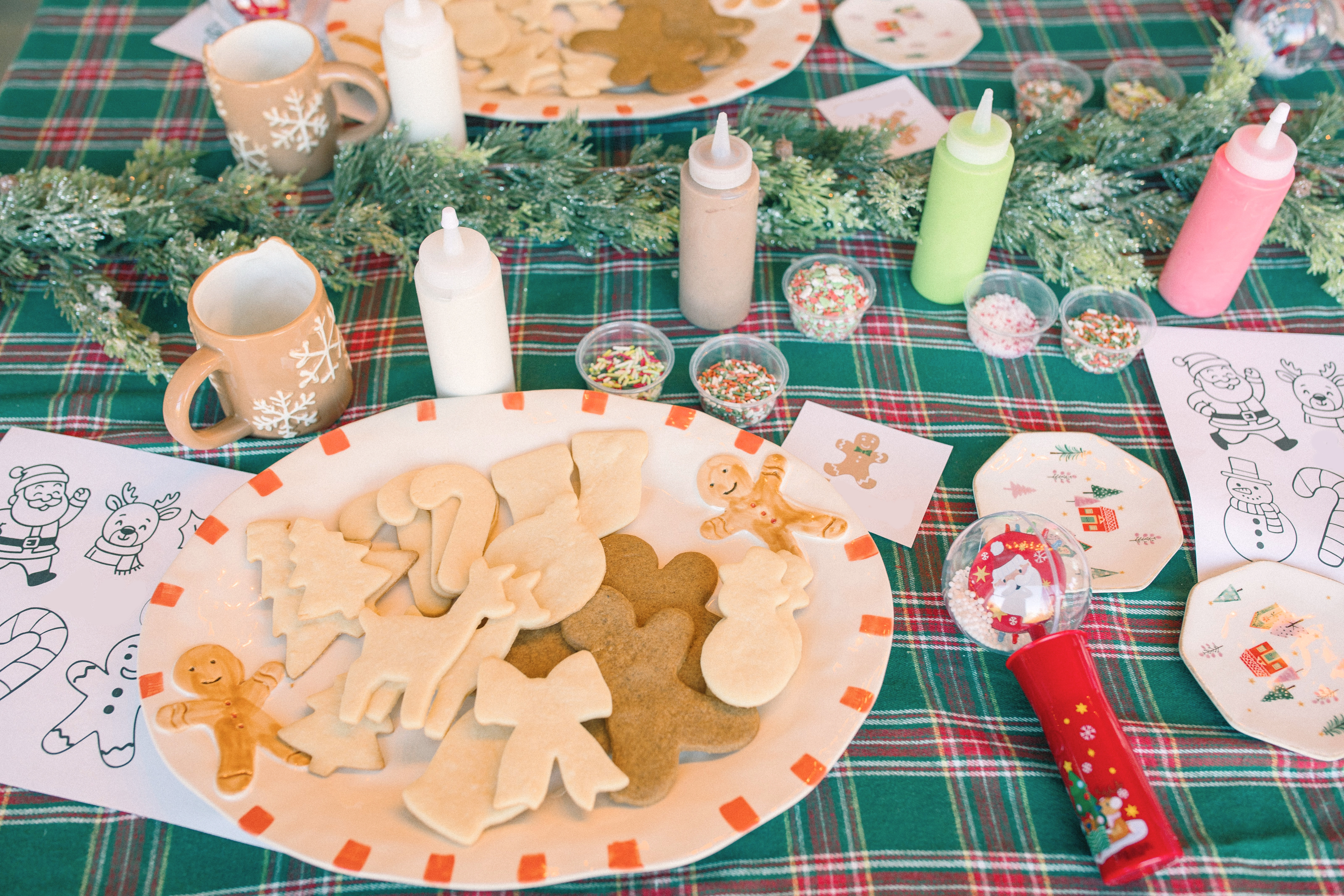 sugar cookie decorating party, cookie decorating with toddlers, mocktails for moms, cherry orange mocktail, cranberry, cookies, dye free, sprinkles, kids fun, pajama party, christmas decor, christmas party, kids charcuterie board