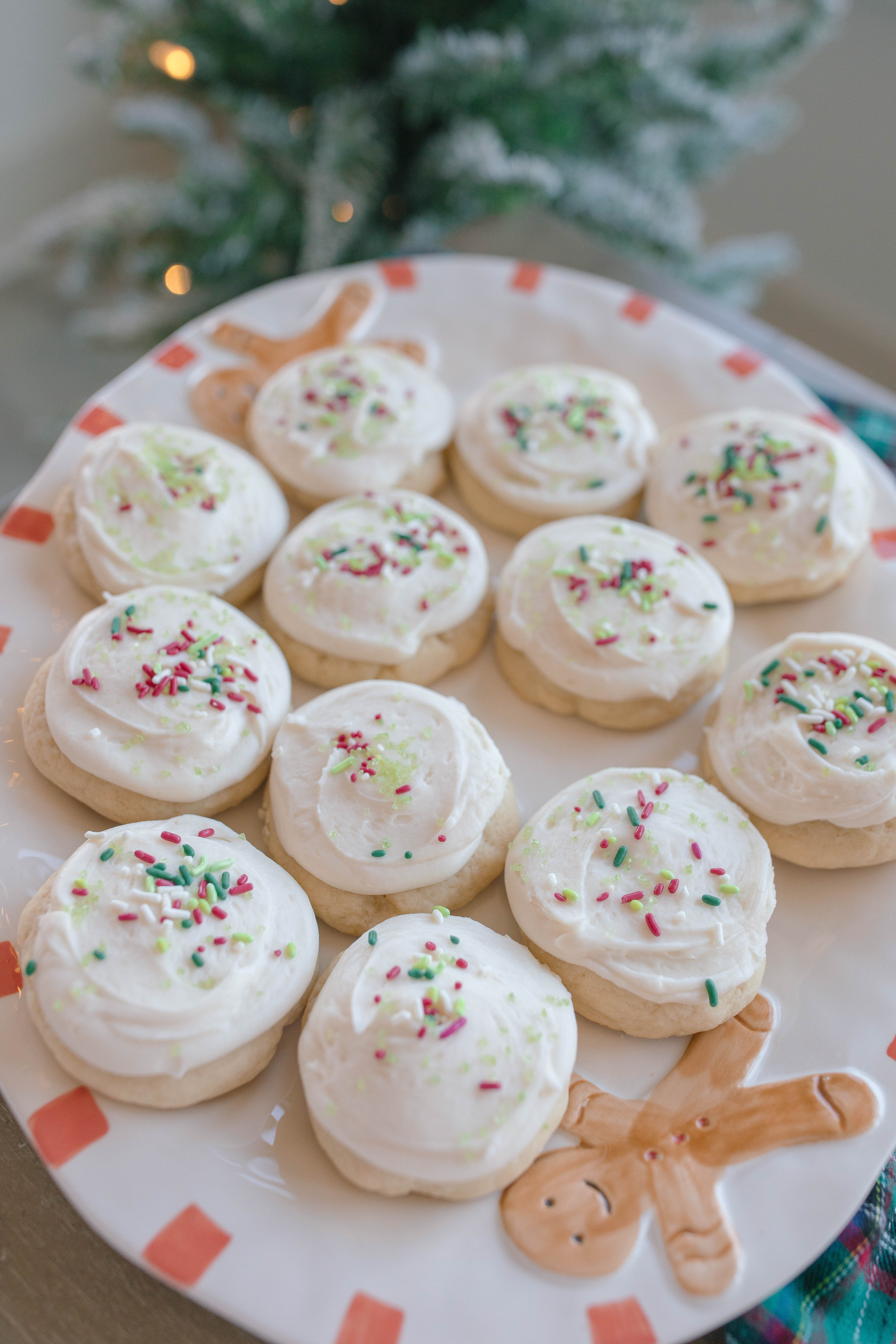 christmas recap, christmas morning, christmas blog, christmas decor, stockings, presents, toddler, dinner, table setting, home, lifestyle, blogging, motherhood, matching family pajamas, menu, holiday dinner, holiday celebrations, christmas day, pecan brownie pie, lottery pong, toddler gifts, cozy fireplace, cookies for santa, recap