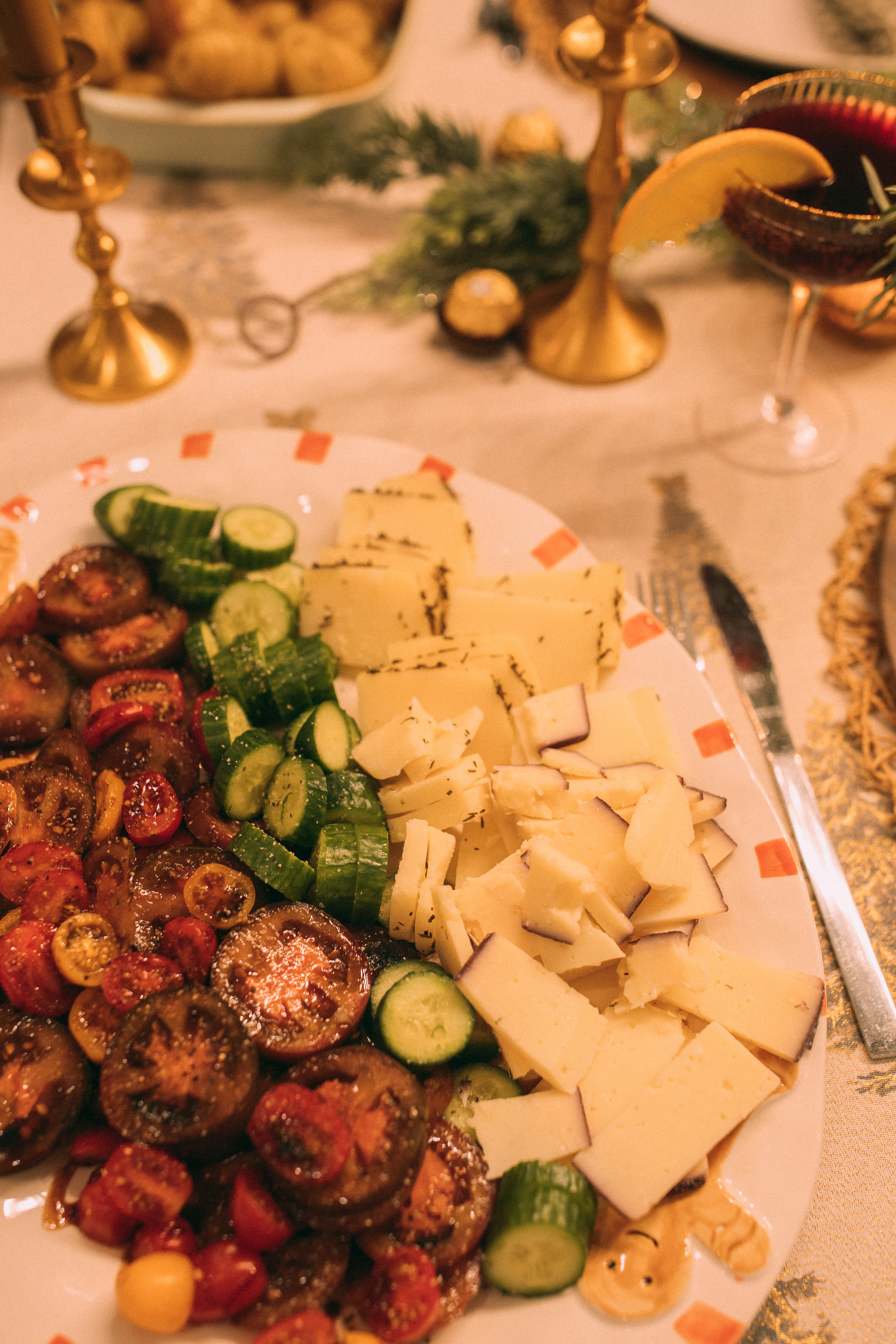 christmas recap, christmas morning, christmas blog, christmas decor, stockings, presents, toddler, dinner, table setting, home, lifestyle, blogging, motherhood, matching family pajamas, menu, holiday dinner, holiday celebrations, christmas day, pecan brownie pie, lottery pong, toddler gifts, cozy fireplace, cookies for santa, recap