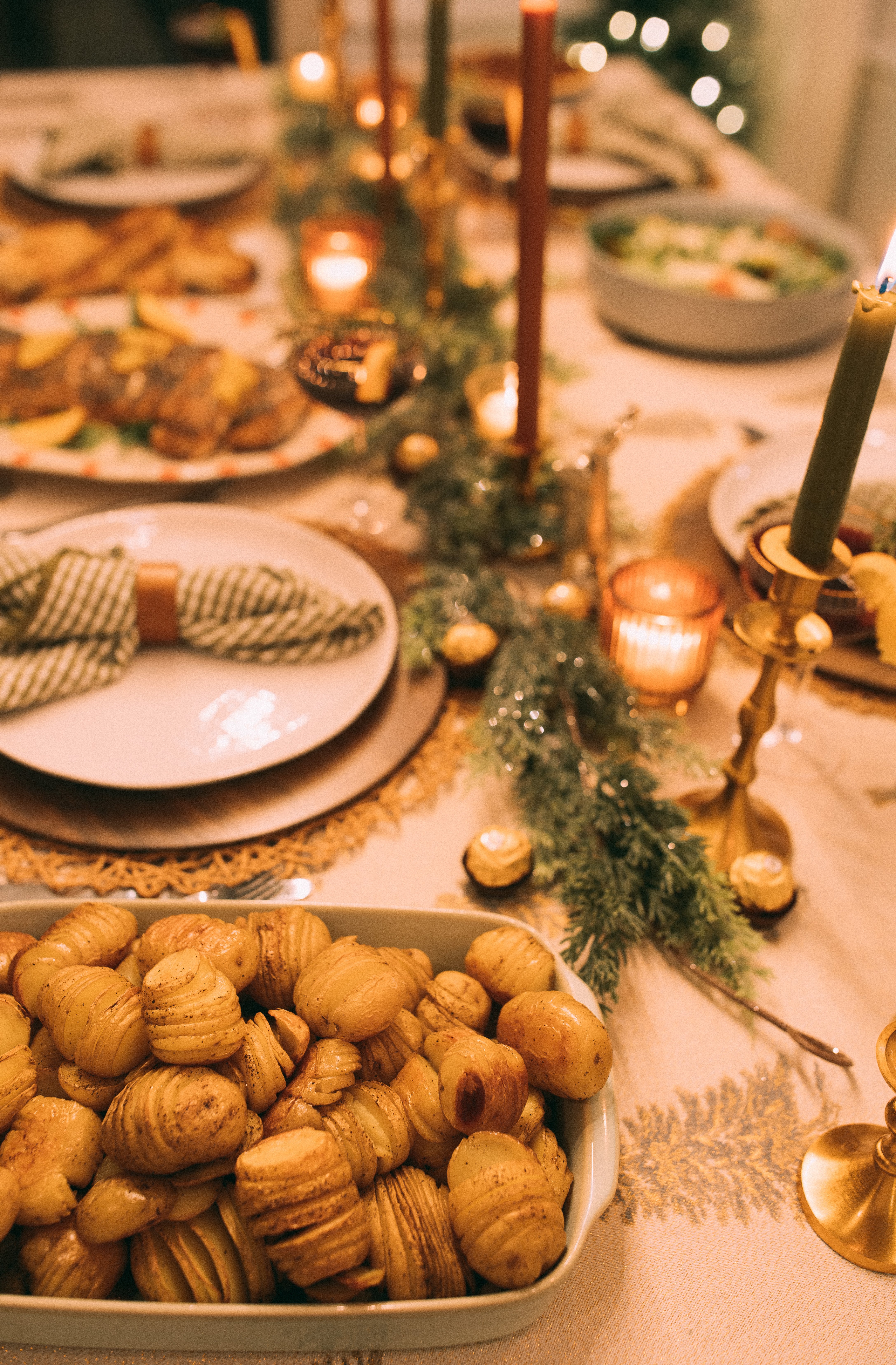 christmas recap, christmas morning, christmas blog, christmas decor, stockings, presents, toddler, dinner, table setting, home, lifestyle, blogging, motherhood, matching family pajamas, menu, holiday dinner, holiday celebrations, christmas day, pecan brownie pie, lottery pong, toddler gifts, cozy fireplace, cookies for santa, recap