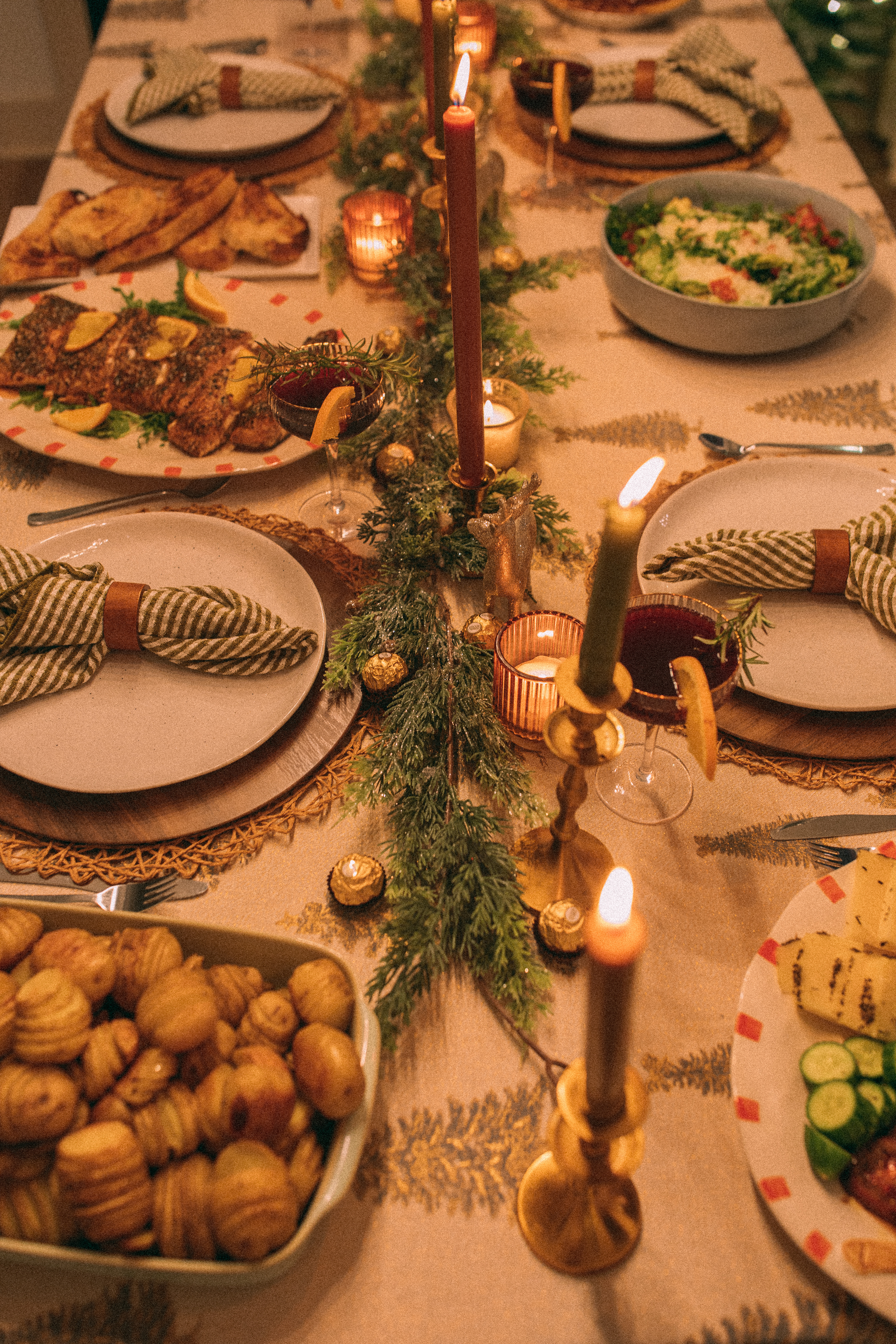 christmas recap, christmas morning, christmas blog, christmas decor, stockings, presents, toddler, dinner, table setting, home, lifestyle, blogging, motherhood, matching family pajamas, menu, holiday dinner, holiday celebrations, christmas day, pecan brownie pie, lottery pong, toddler gifts, cozy fireplace, cookies for santa, recap